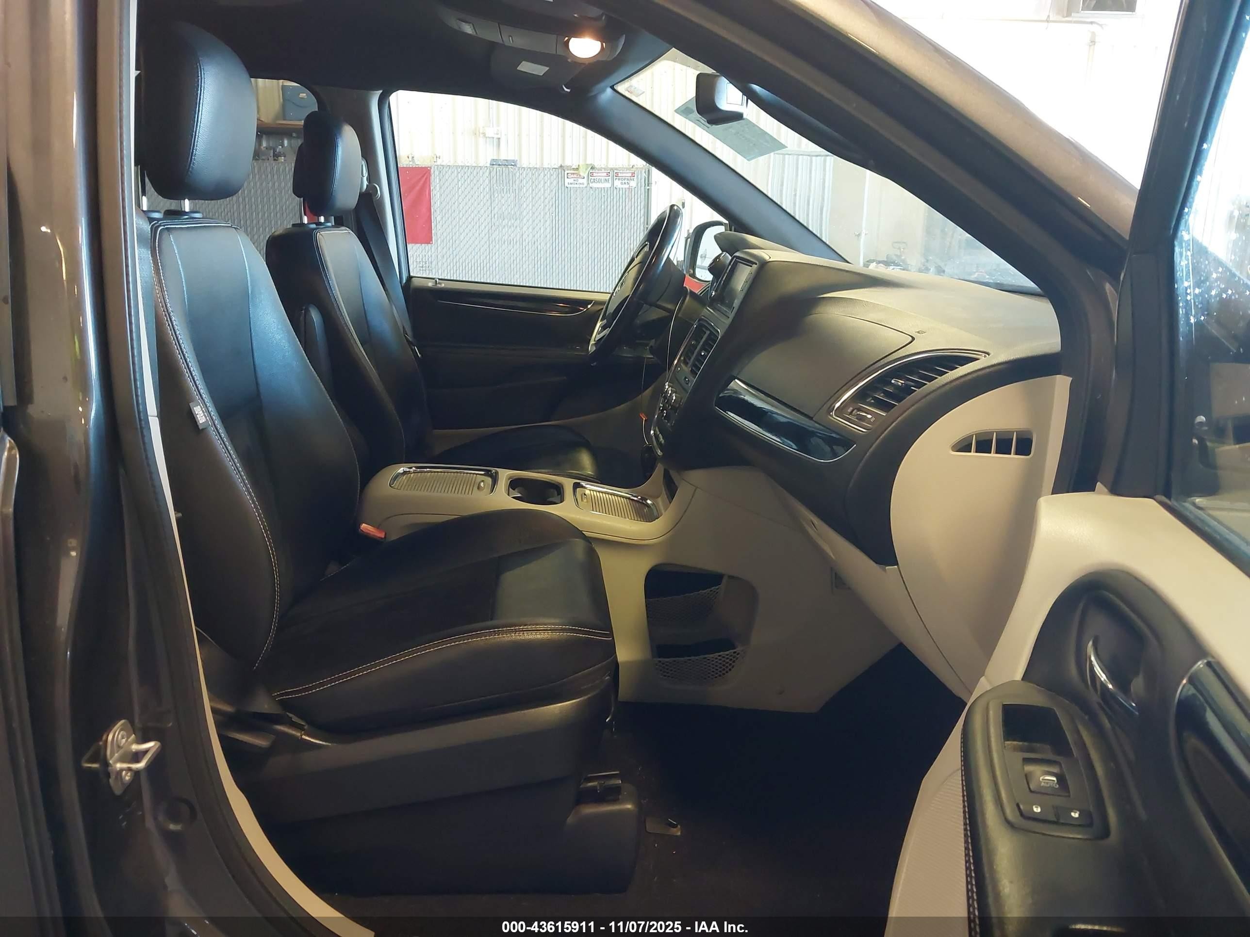 2018 Dodge Grand Caravan Sxt Gray vin: 2C4RDGCG4JR263886