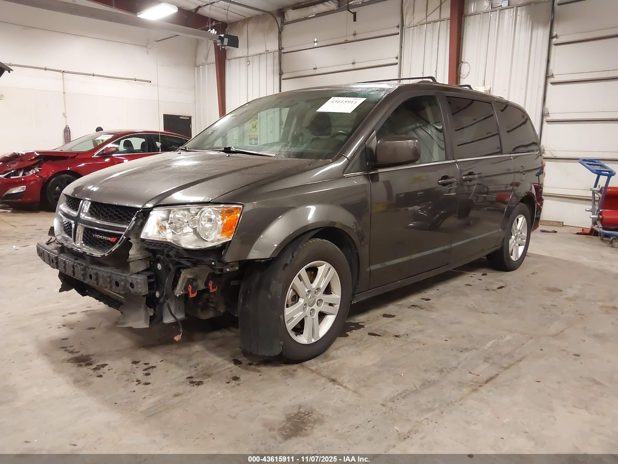 2018 Dodge Grand Caravan Sxt Gray vin: 2C4RDGCG4JR263886
