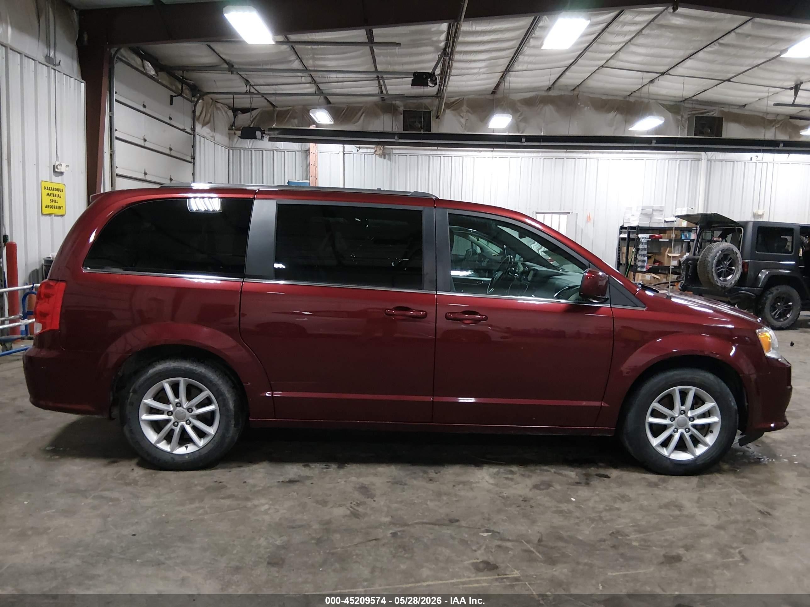 2019 Dodge Grand Caravan Sxt Maroon vin: 2C4RDGCG4KR689563