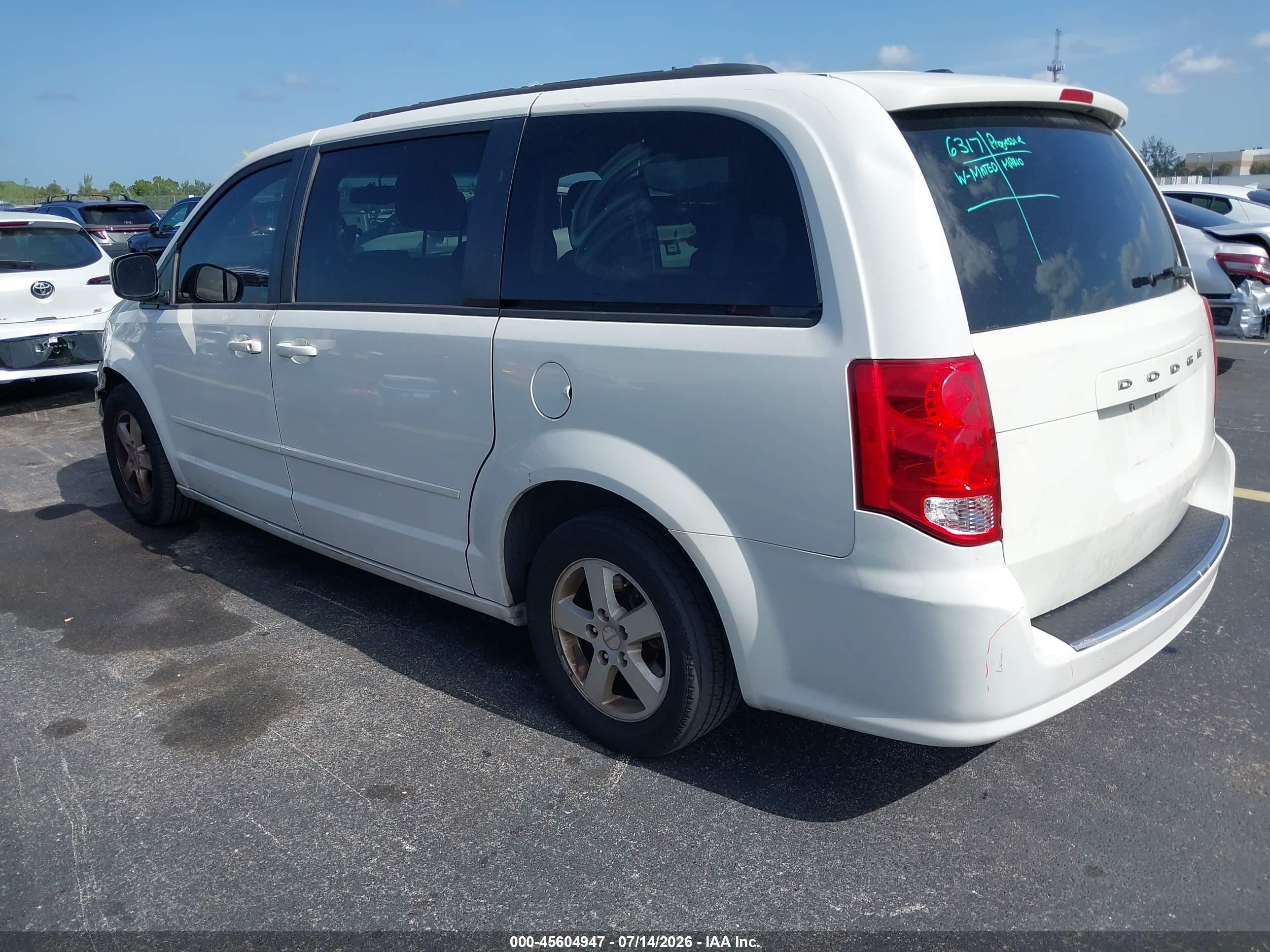 2012 Dodge Grand Caravan Sxt White vin: 2C4RDGCG5CR180261