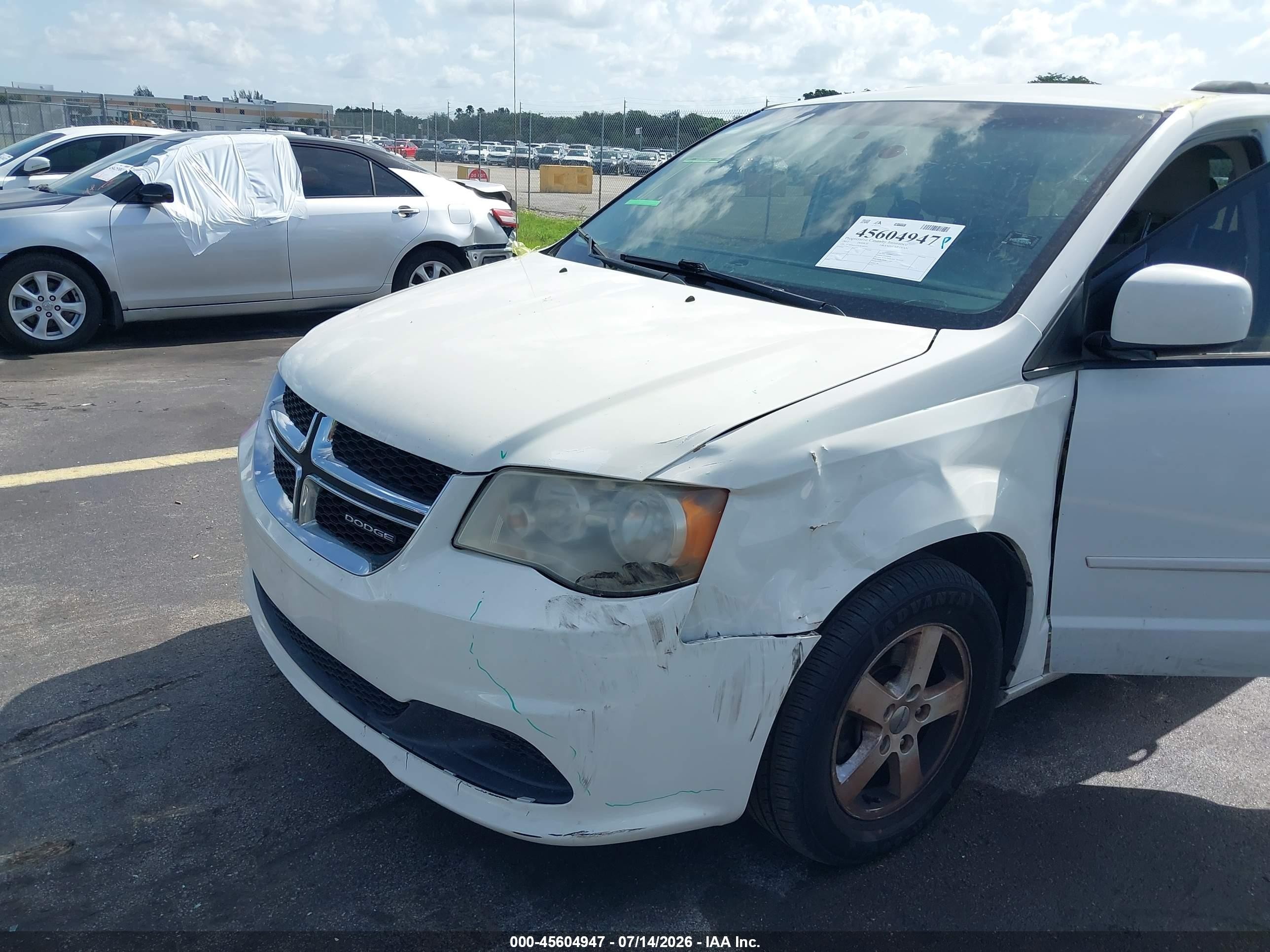 2012 Dodge Grand Caravan Sxt White vin: 2C4RDGCG5CR180261