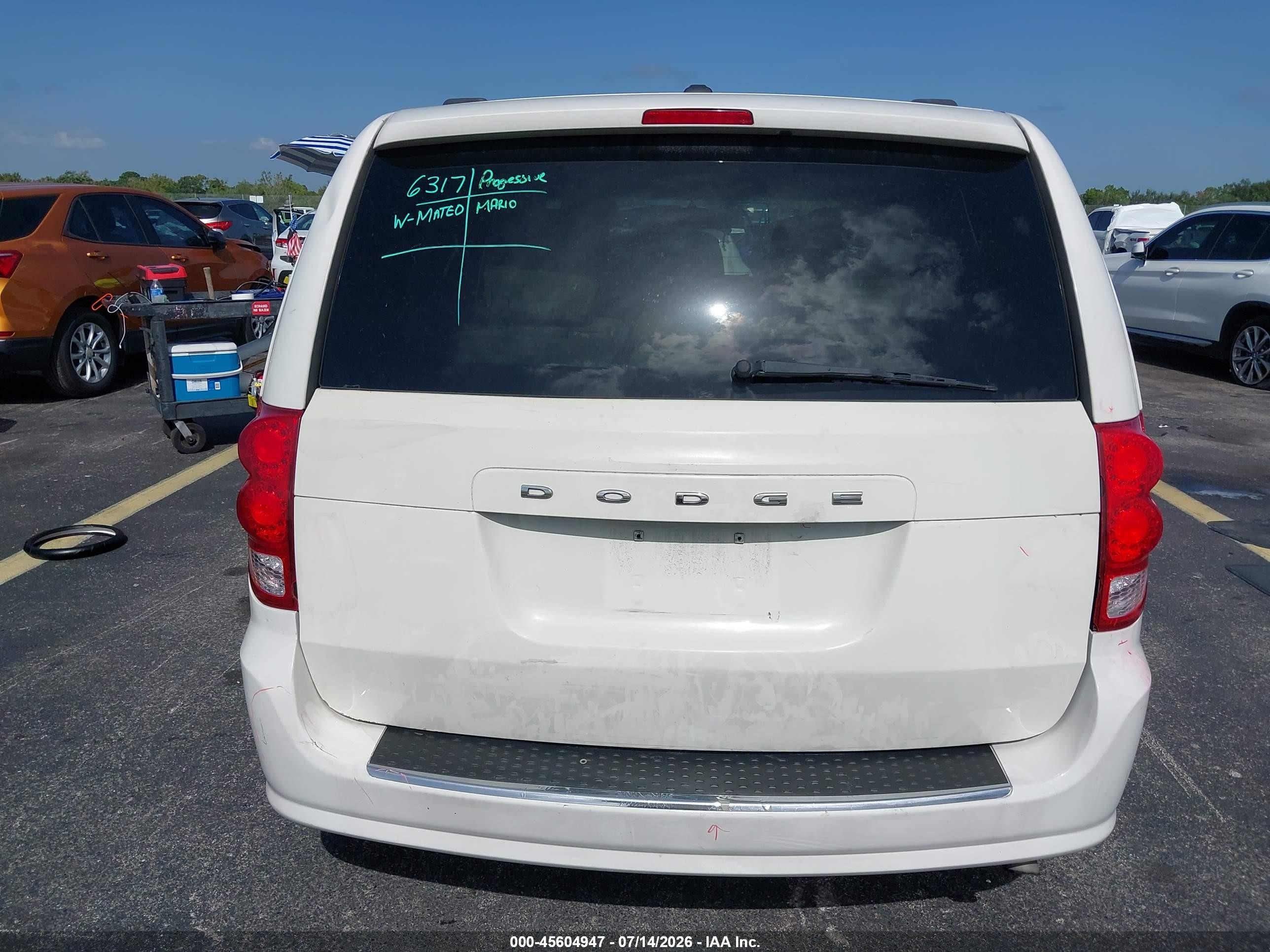 2012 Dodge Grand Caravan Sxt White vin: 2C4RDGCG5CR180261