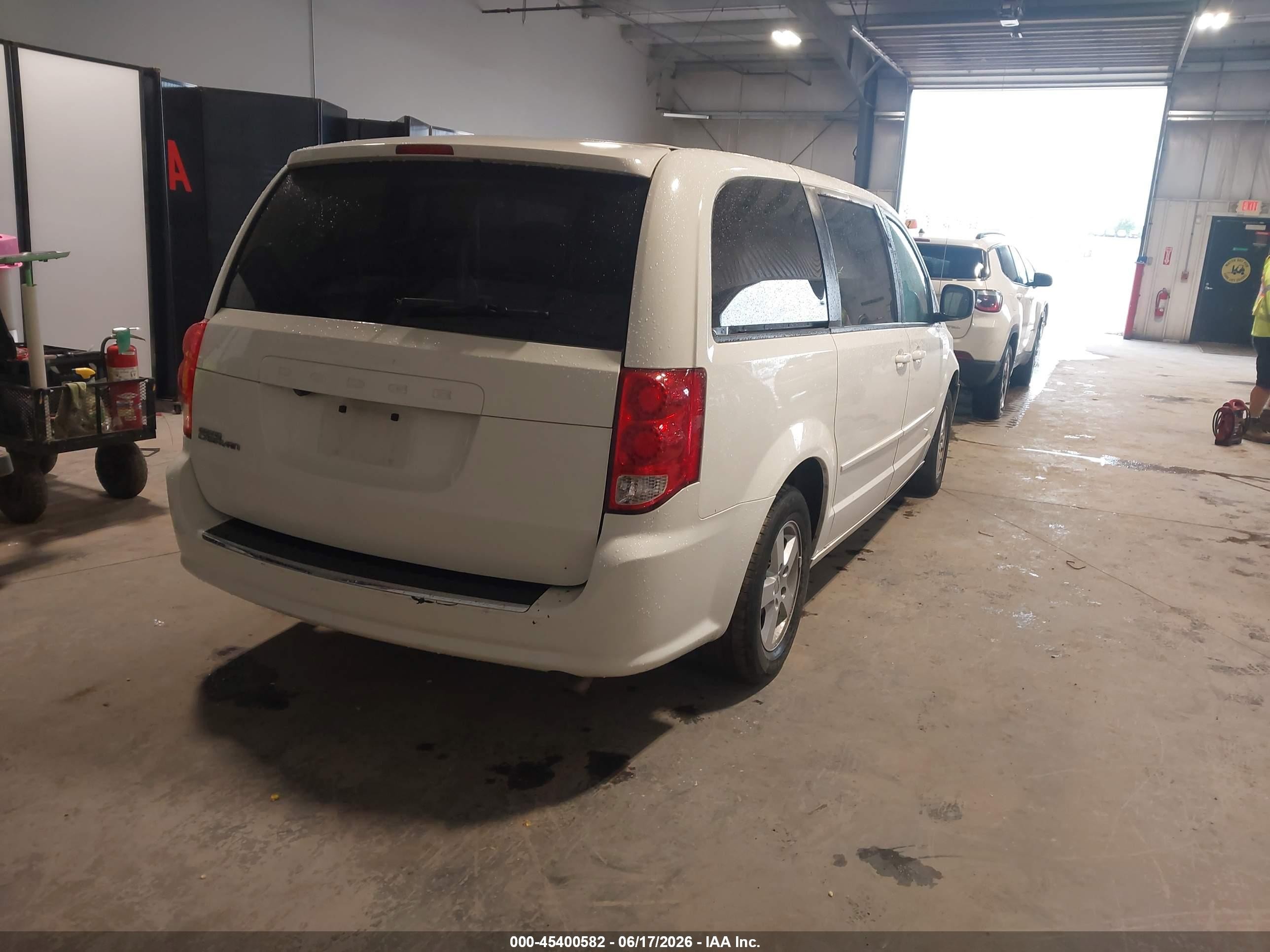 2012 Dodge Grand Caravan Sxt White vin: 2C4RDGCG5CR205126