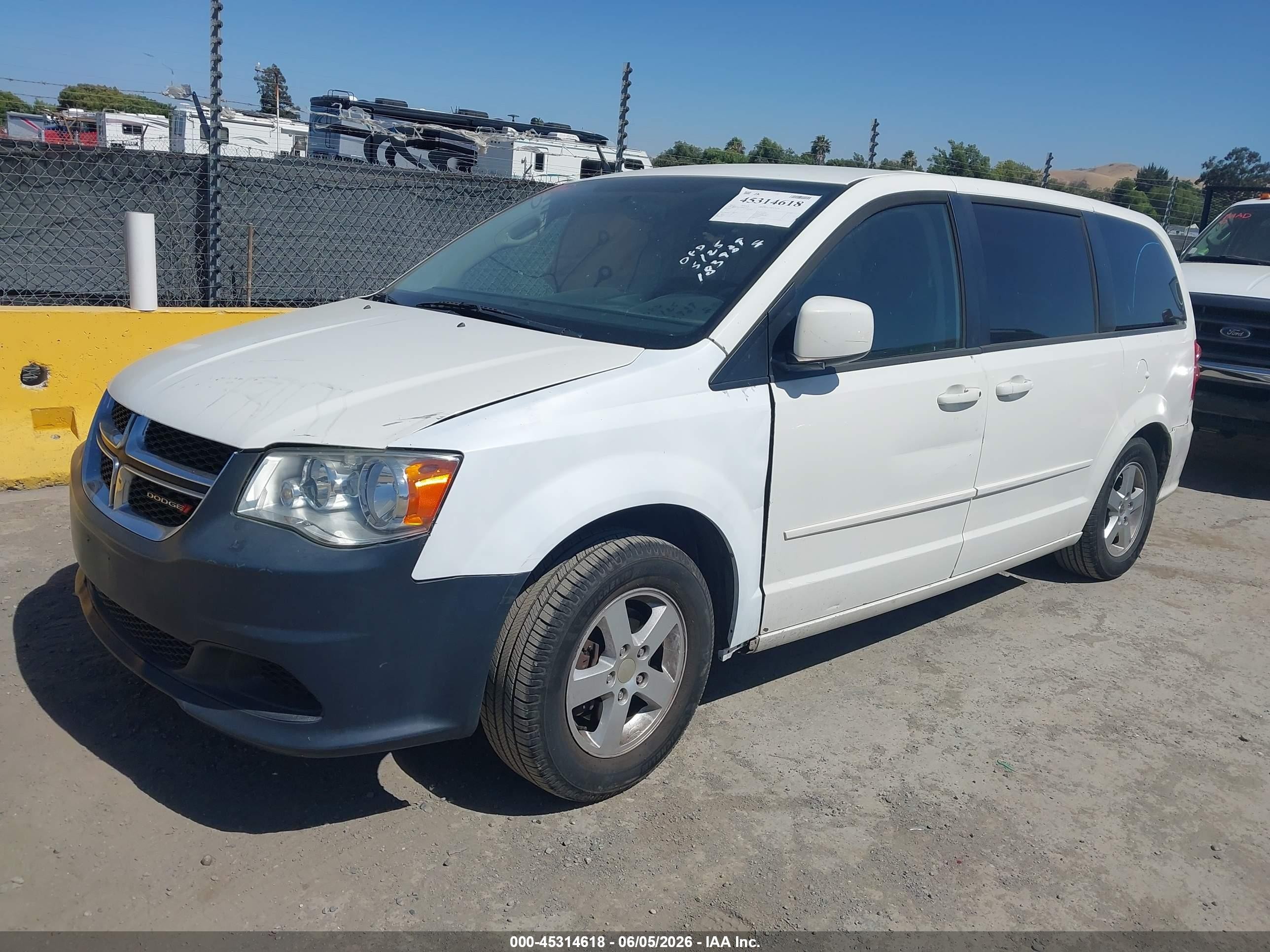 2013 Dodge Grand Caravan Sxt White vin: 2C4RDGCG5DR523930
