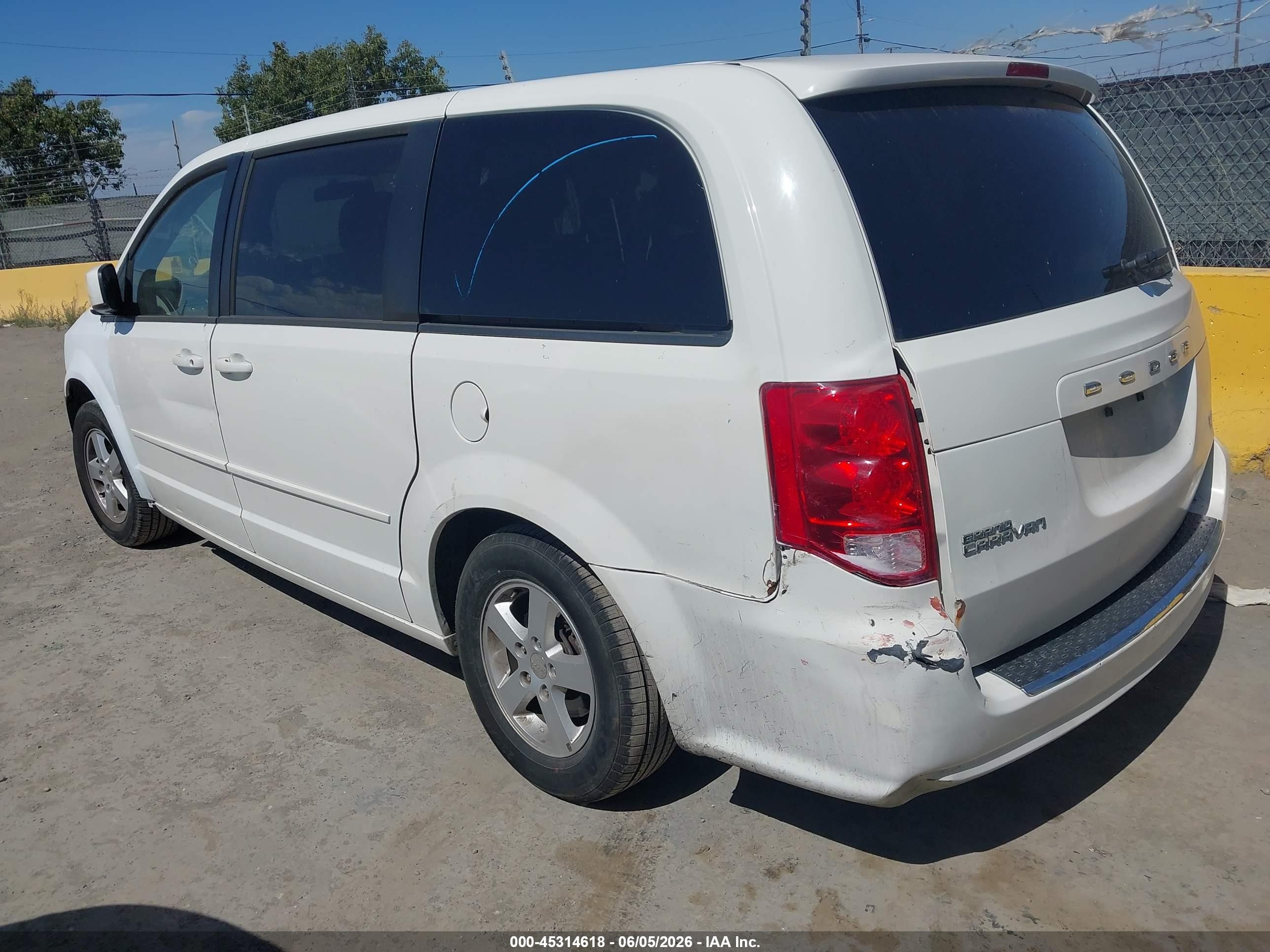2013 Dodge Grand Caravan Sxt White vin: 2C4RDGCG5DR523930