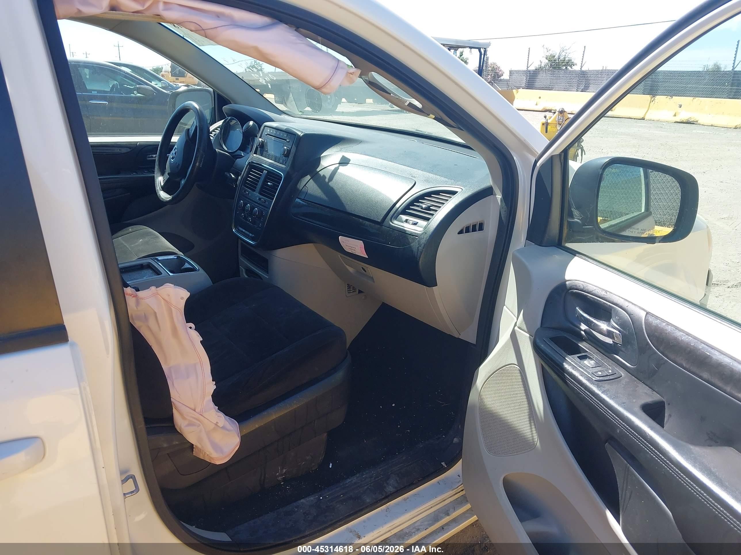 2013 Dodge Grand Caravan Sxt White vin: 2C4RDGCG5DR523930