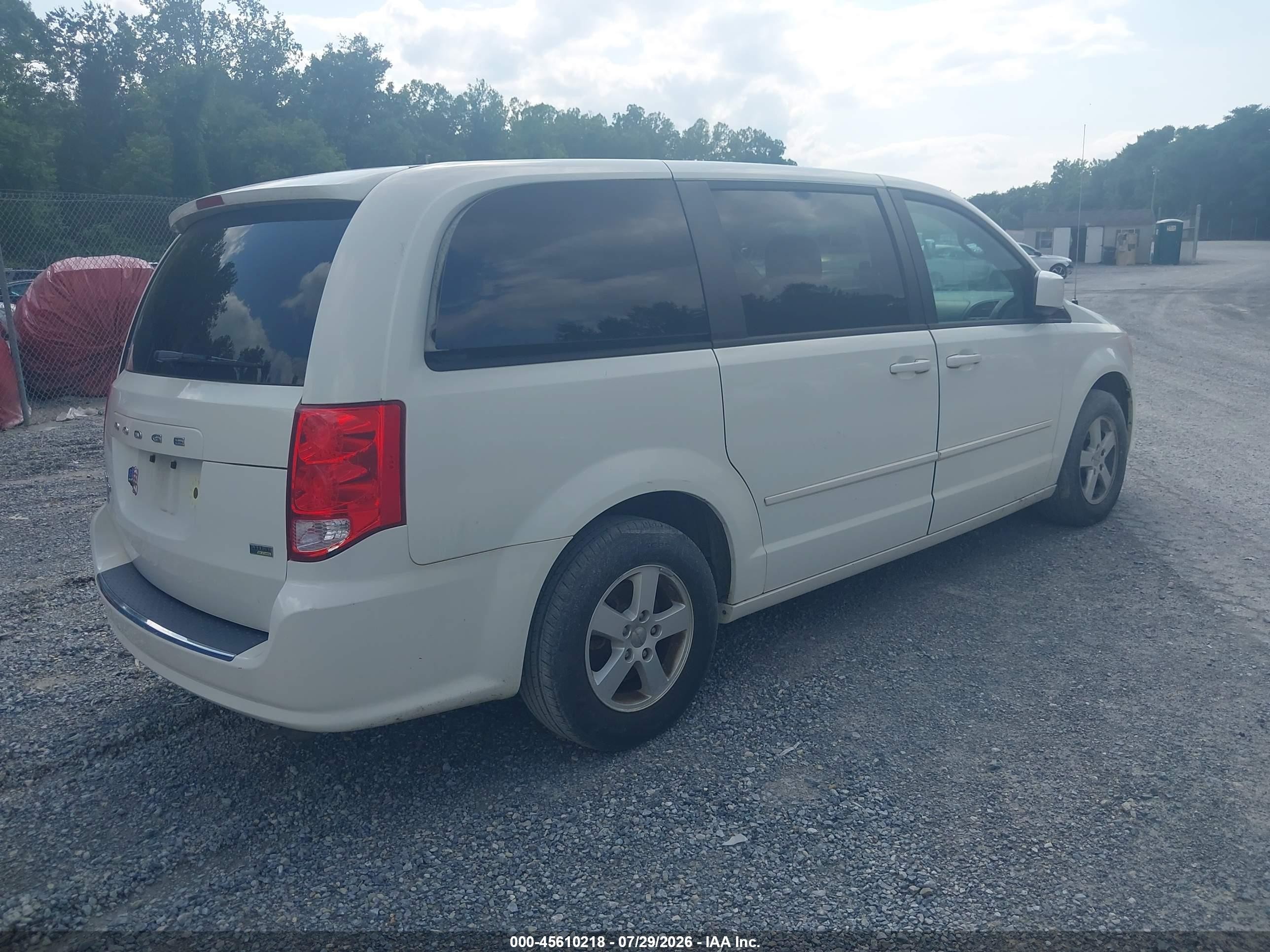 2013 Dodge Grand Caravan Sxt White vin: 2C4RDGCG5DR536547