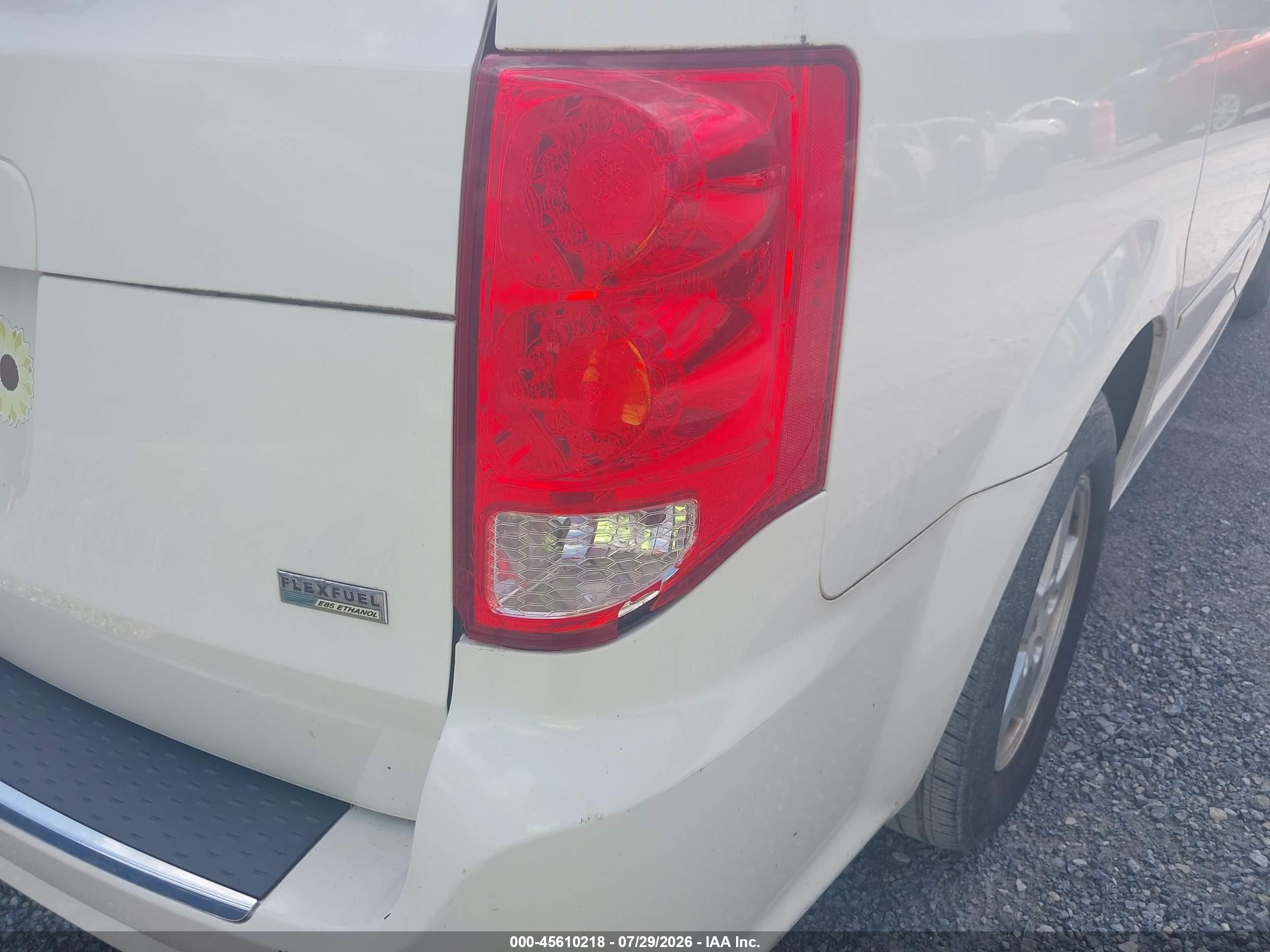 2013 Dodge Grand Caravan Sxt White vin: 2C4RDGCG5DR536547