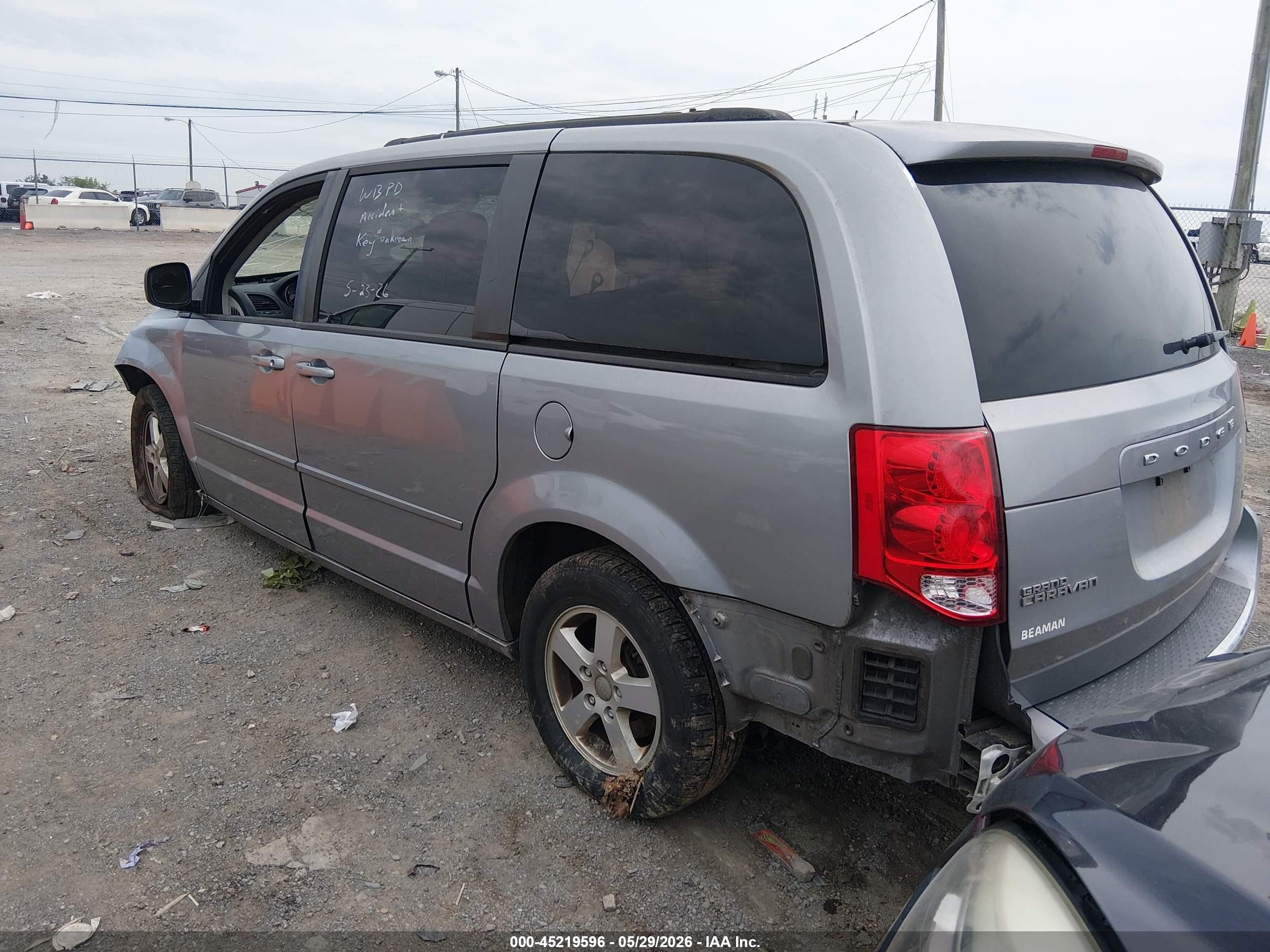 2013 Dodge Grand Caravan Sxt Silver vin: 2C4RDGCG5DR580905