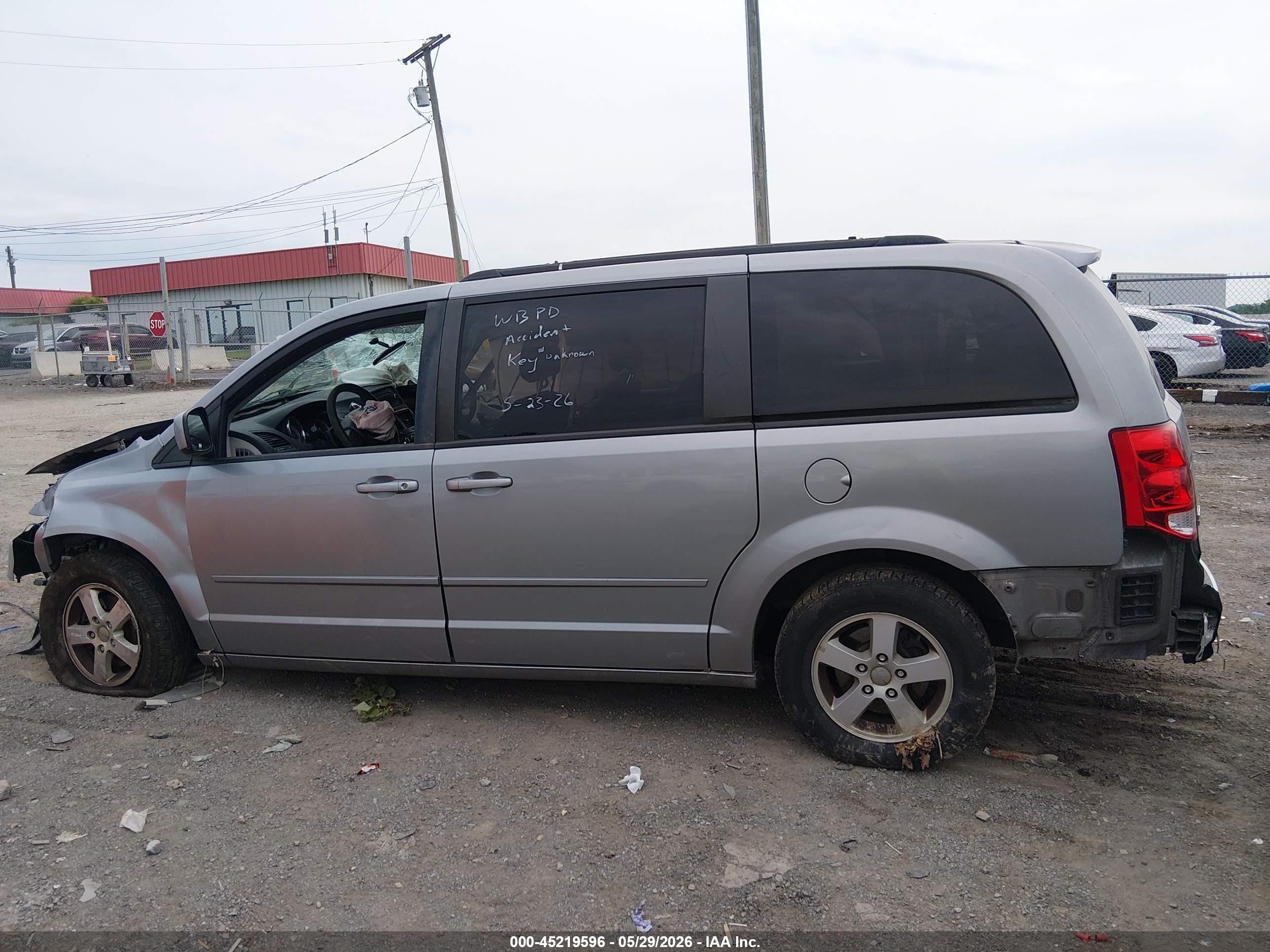 2013 Dodge Grand Caravan Sxt Silver vin: 2C4RDGCG5DR580905