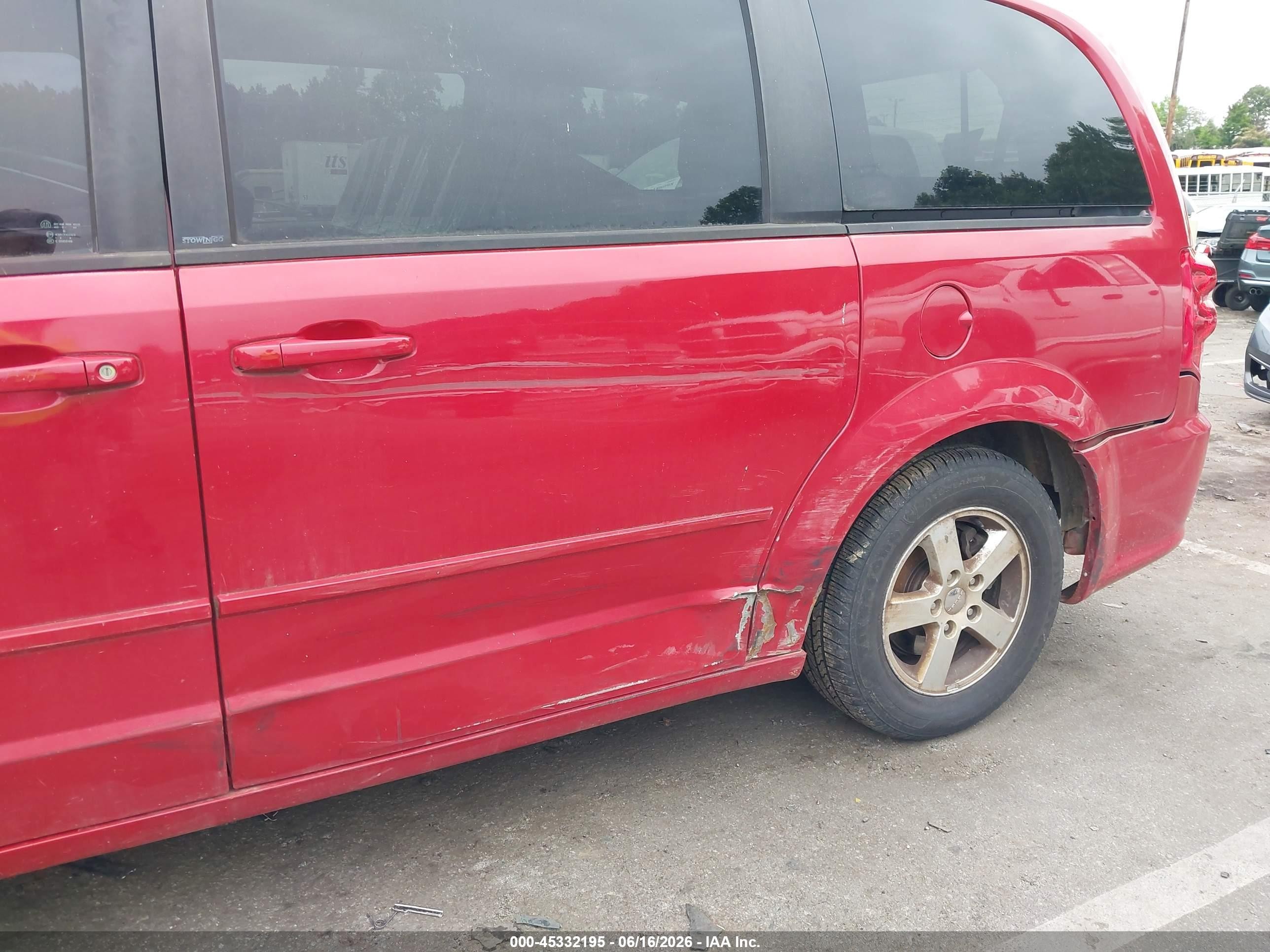 2013 Dodge Grand Caravan Sxt Red vin: 2C4RDGCG5DR654646