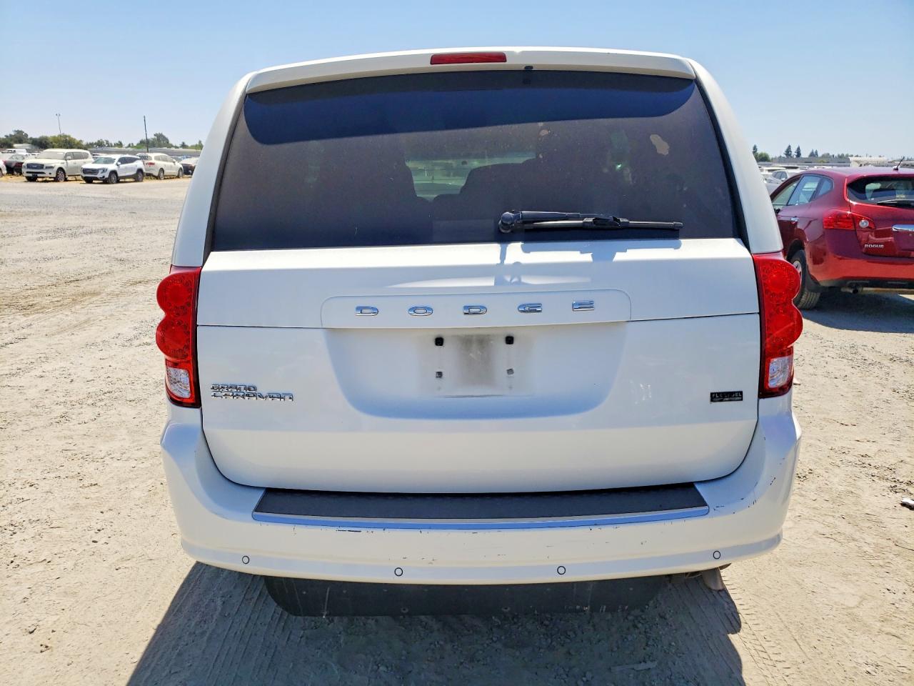 2013 Dodge Grand Caravan Sxt White vin: 2C4RDGCG5DR717695