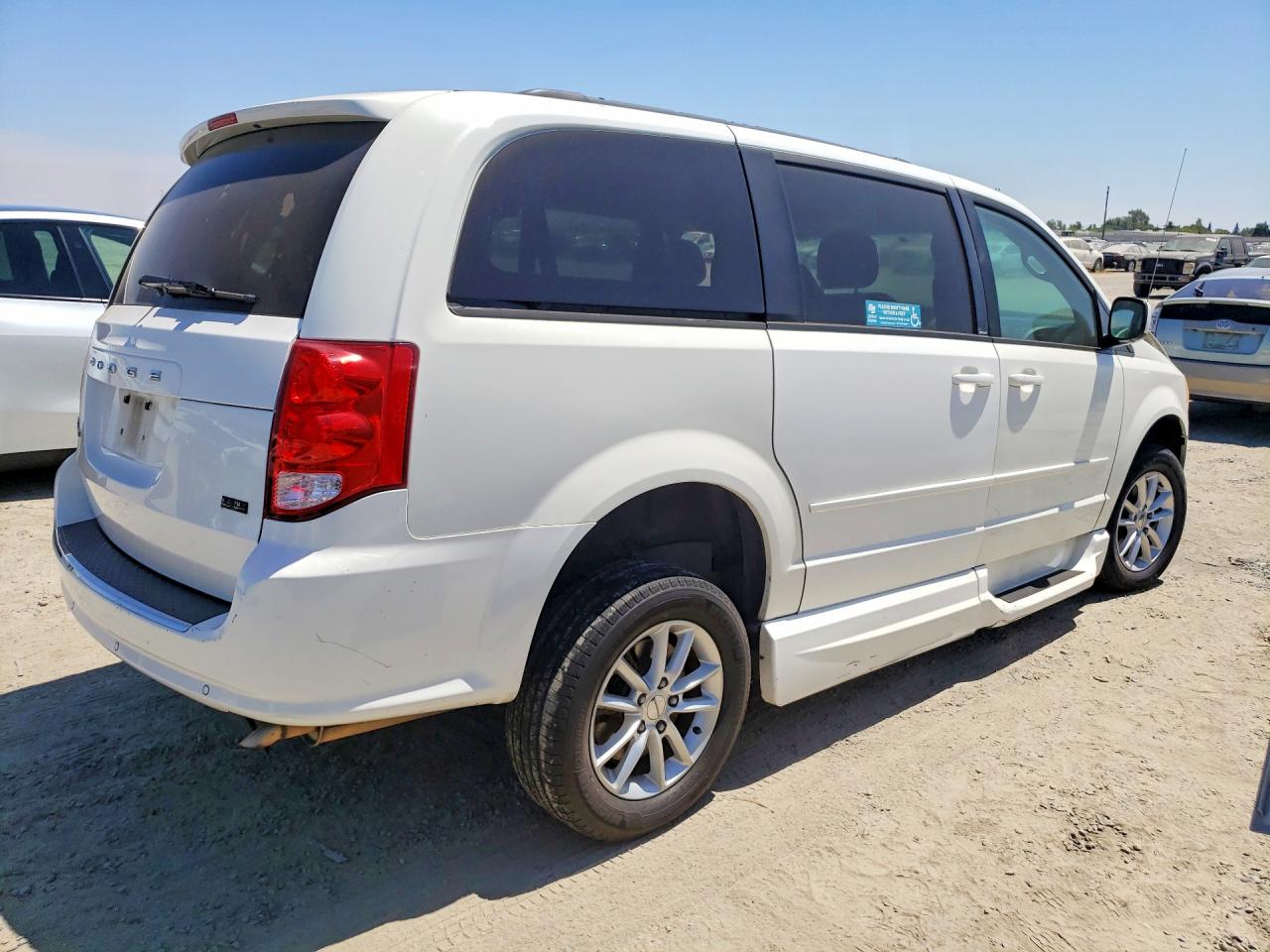 2013 Dodge Grand Caravan Sxt White vin: 2C4RDGCG5DR717695