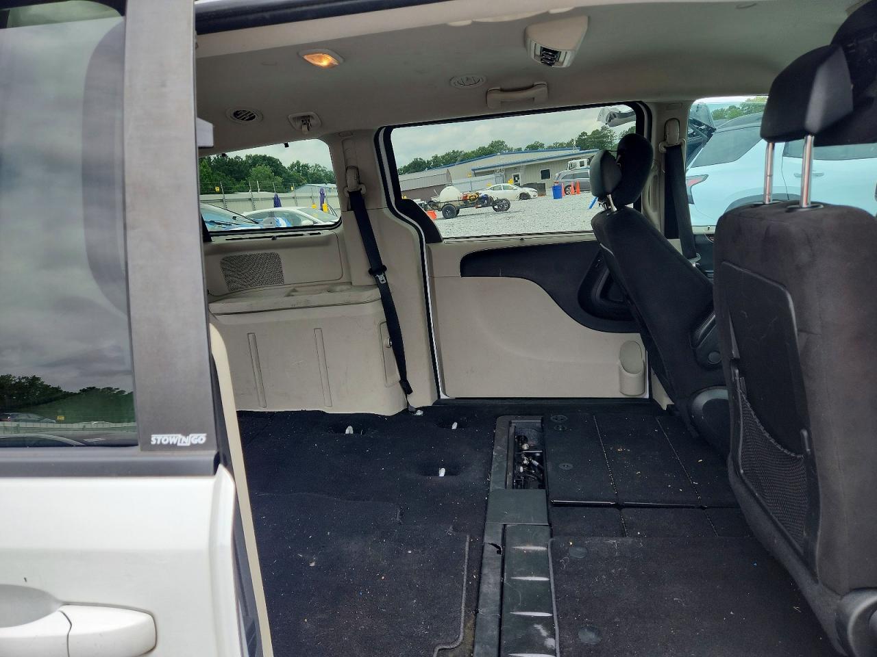 2013 Dodge Grand Caravan Sxt White vin: 2C4RDGCG5DR817747
