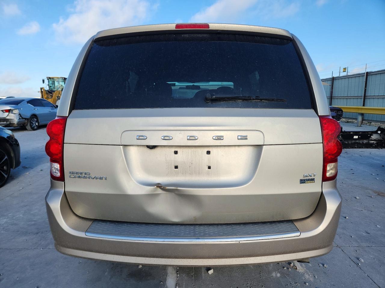 2014 Dodge Grand Caravan Sxt Gold vin: 2C4RDGCG5ER253891