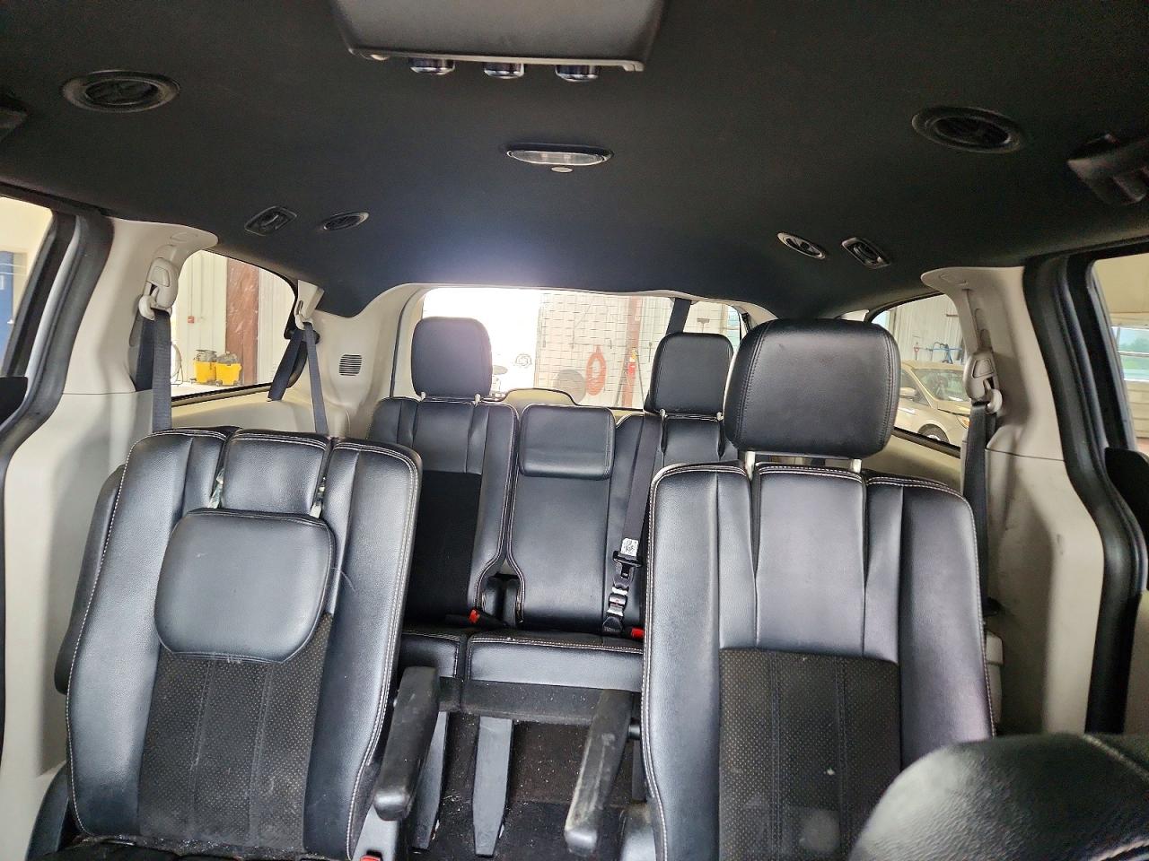 2014 Dodge Grand Caravan Sxt Silver vin: 2C4RDGCG5ER257682