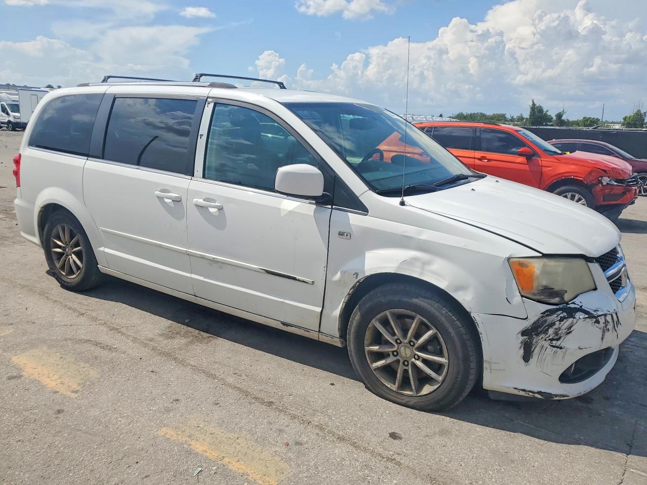 2014 Dodge Grand Caravan Sxt White vin: 2C4RDGCG5ER257777