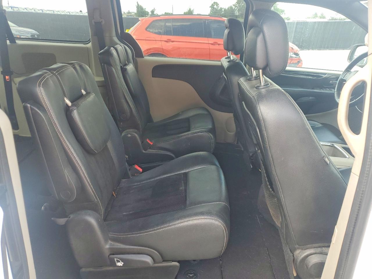 2014 Dodge Grand Caravan Sxt White vin: 2C4RDGCG5ER257777