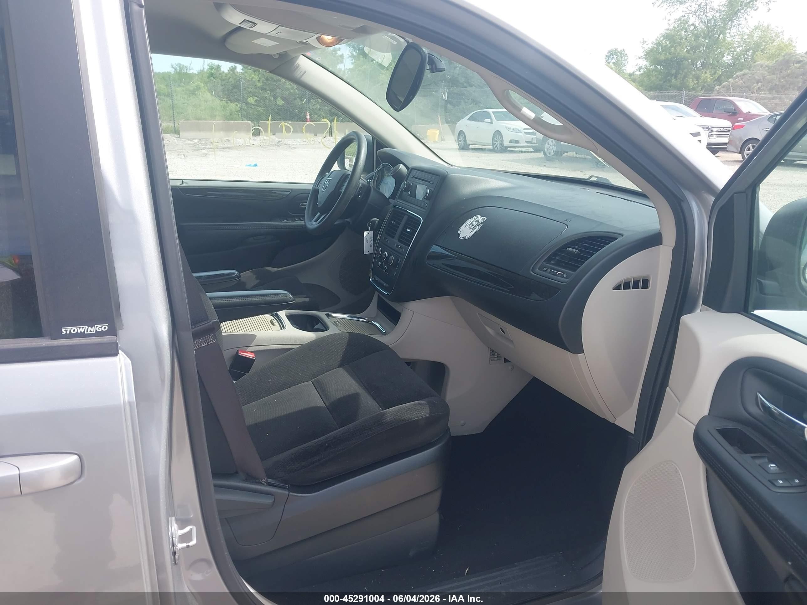2014 Dodge Grand Caravan Sxt Silver vin: 2C4RDGCG5ER291721