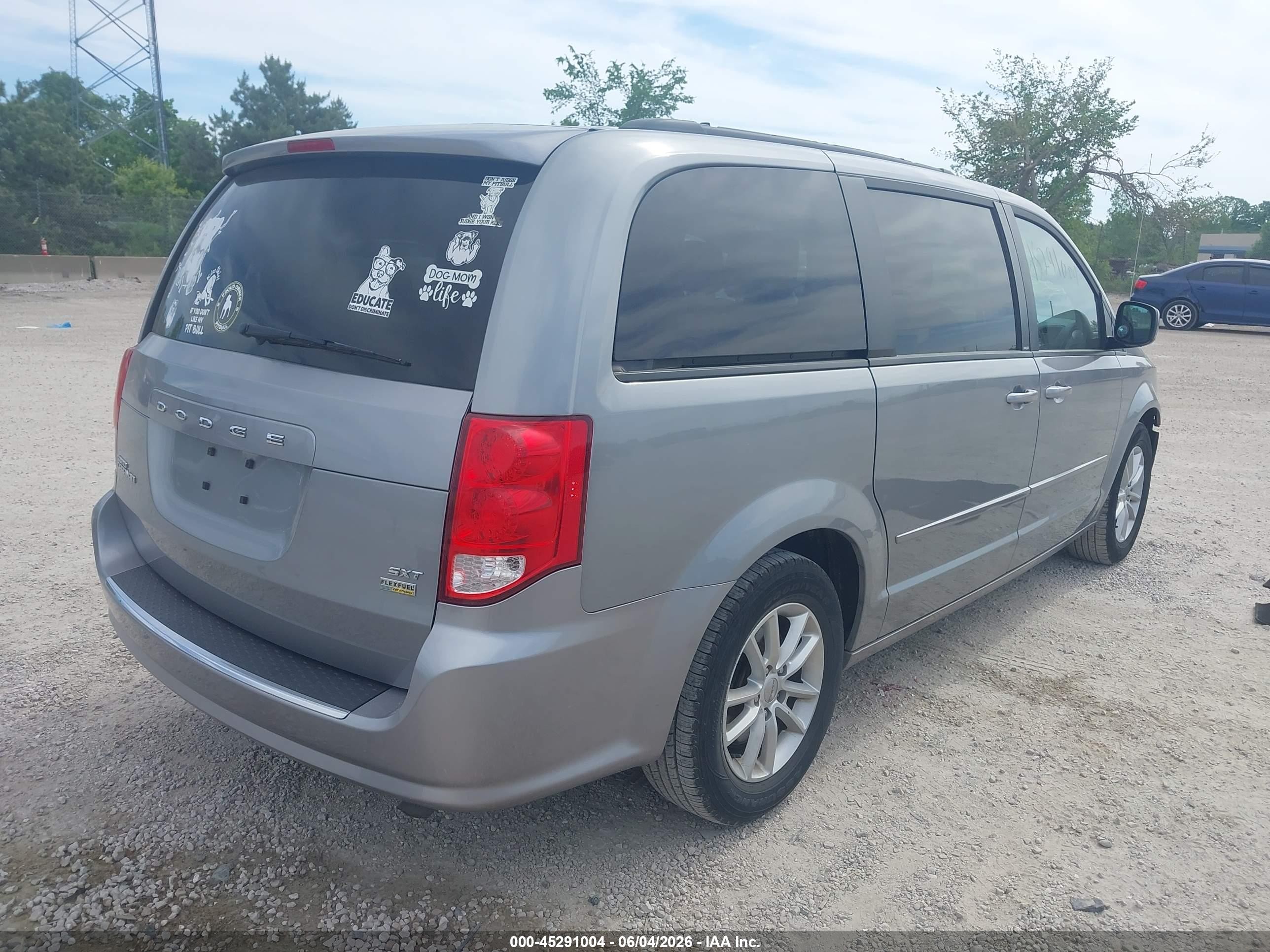 2014 Dodge Grand Caravan Sxt Silver vin: 2C4RDGCG5ER291721