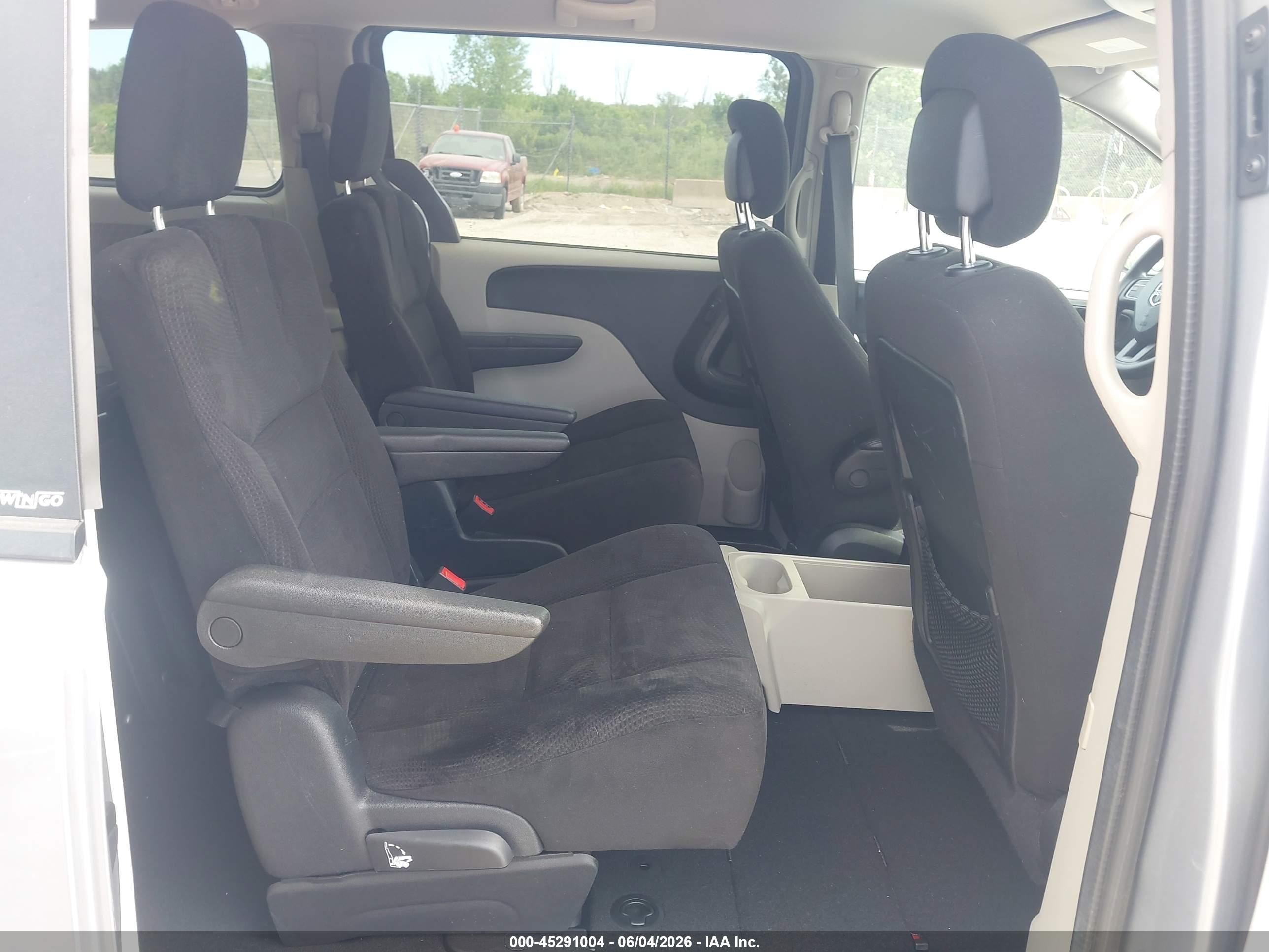 2014 Dodge Grand Caravan Sxt Silver vin: 2C4RDGCG5ER291721