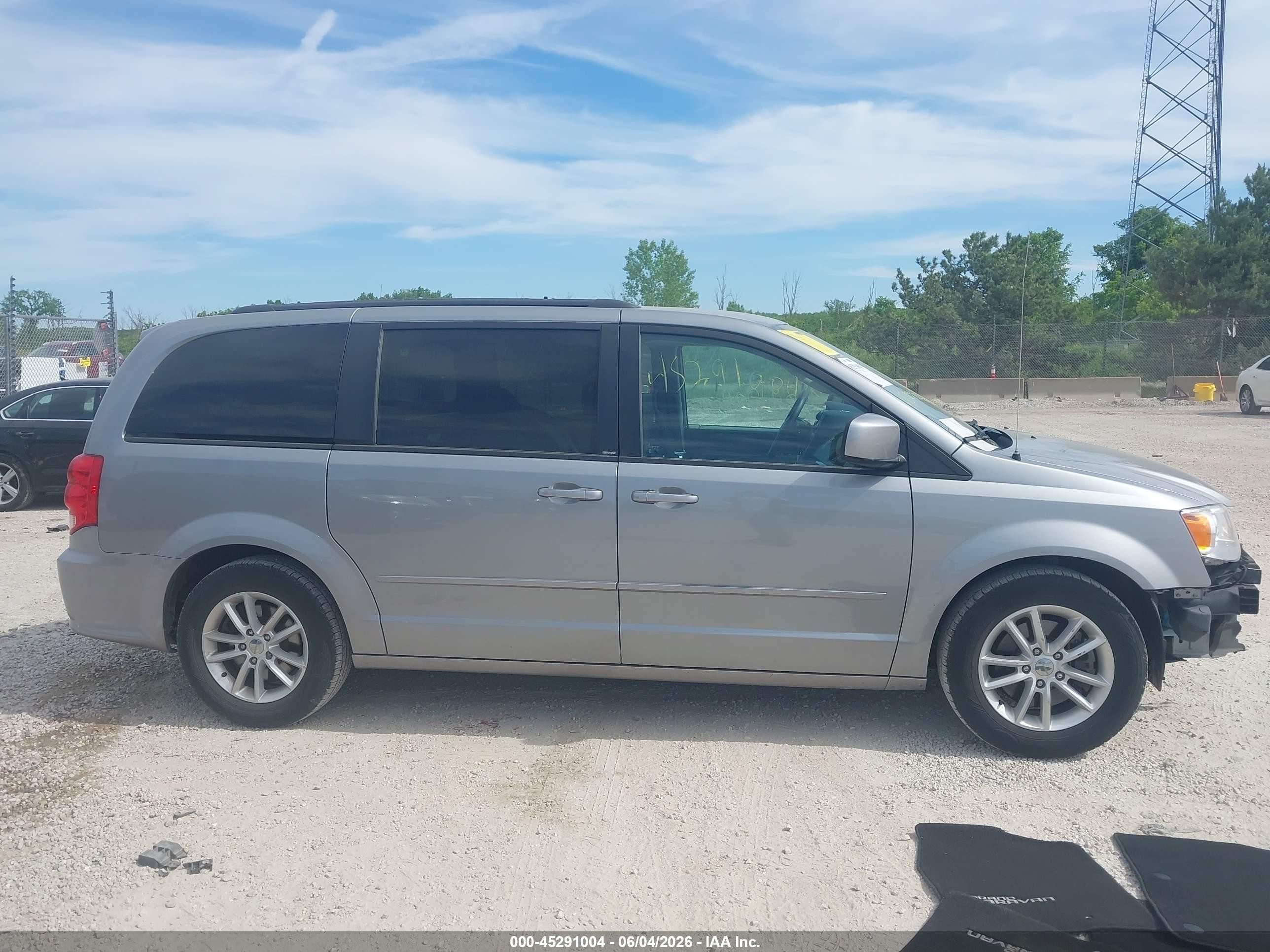 2014 Dodge Grand Caravan Sxt Silver vin: 2C4RDGCG5ER291721