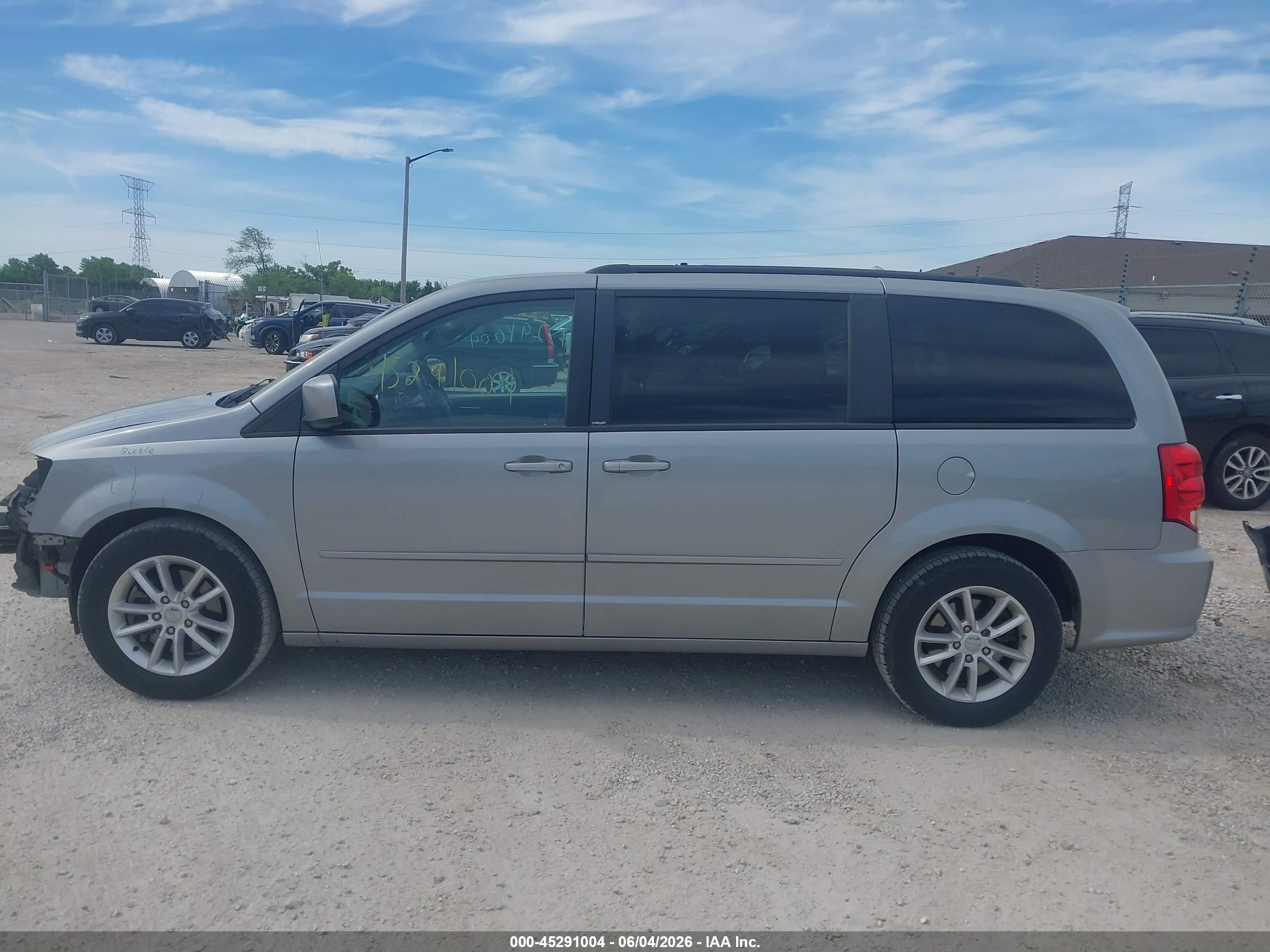 2014 Dodge Grand Caravan Sxt Silver vin: 2C4RDGCG5ER291721
