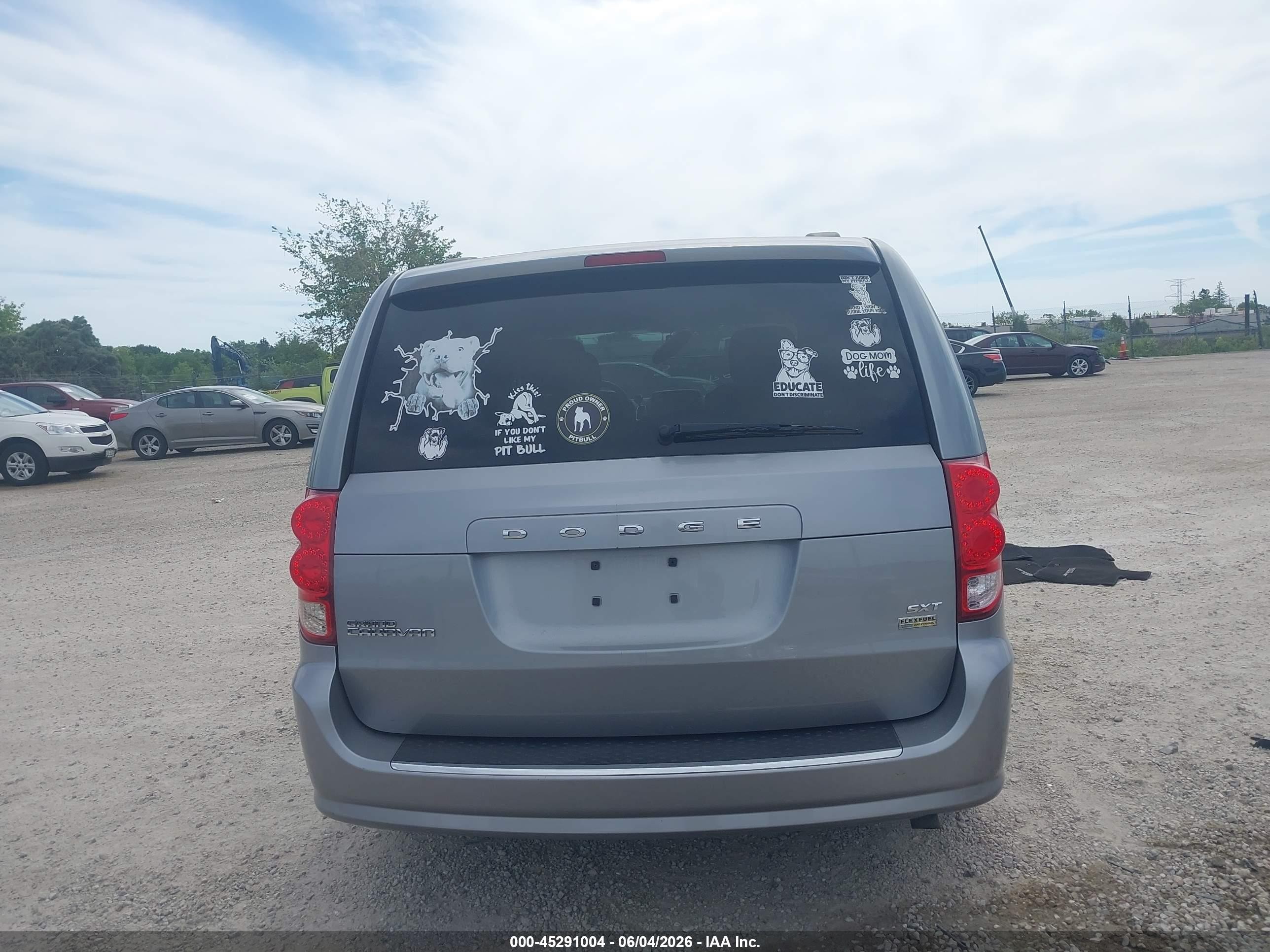 2014 Dodge Grand Caravan Sxt Silver vin: 2C4RDGCG5ER291721