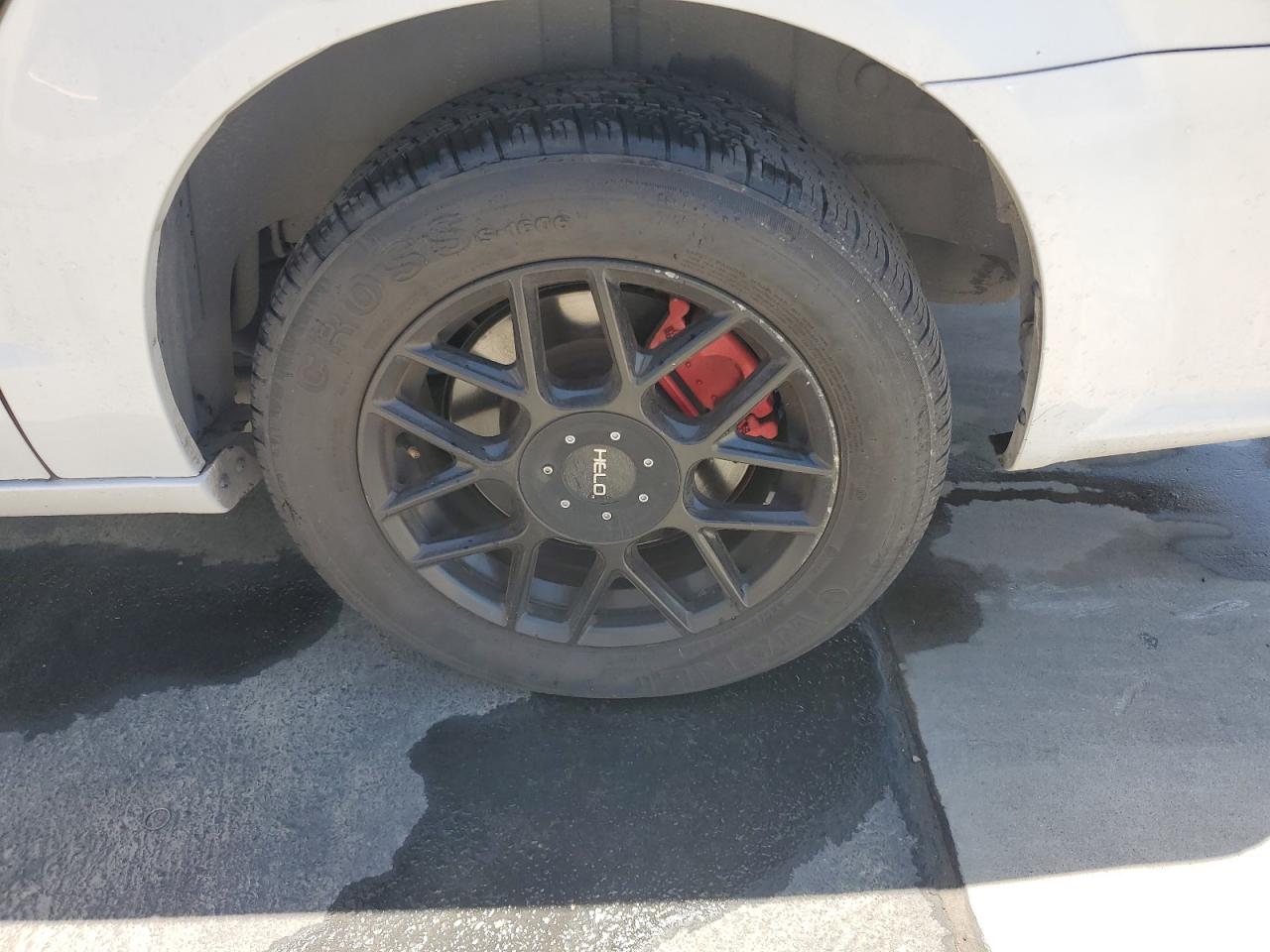 2014 Dodge Grand Caravan Sxt White vin: 2C4RDGCG5ER344885 Damage: Left Rear Wheel, Curb Rash, > 12 Inches