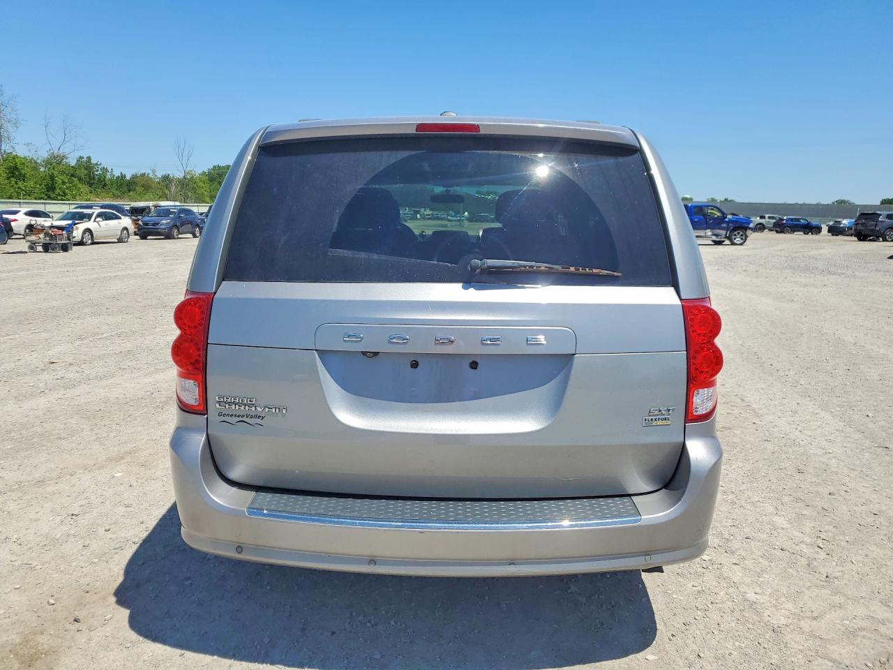 2014 Dodge Grand Caravan Sxt Silver vin: 2C4RDGCG5ER427751