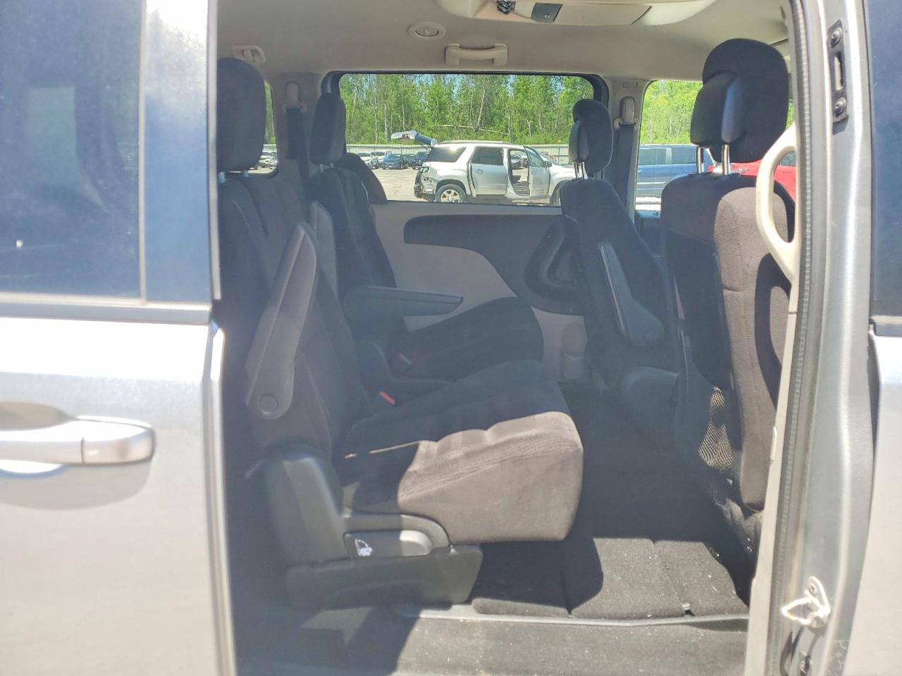 2014 Dodge Grand Caravan Sxt Silver vin: 2C4RDGCG5ER427751
