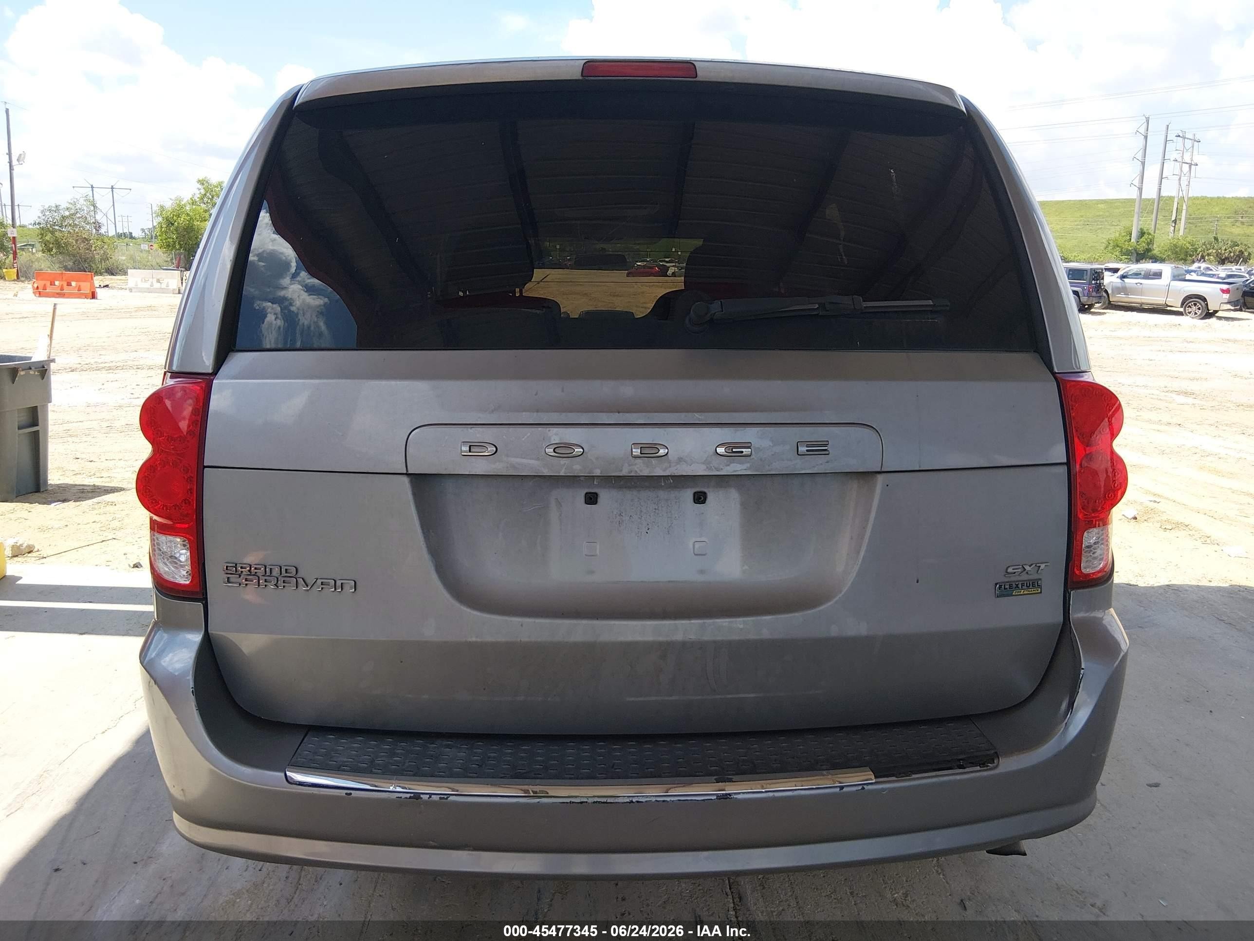 2014 Dodge Grand Caravan Sxt Silver vin: 2C4RDGCG5ER479073