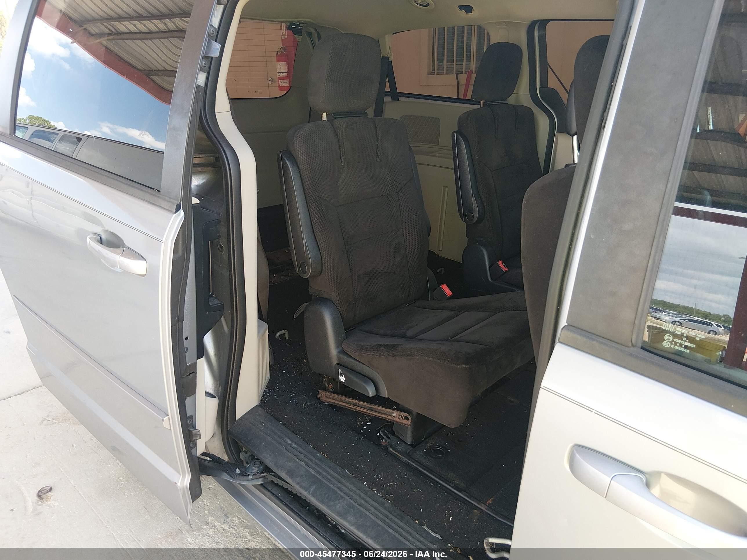 2014 Dodge Grand Caravan Sxt Silver vin: 2C4RDGCG5ER479073