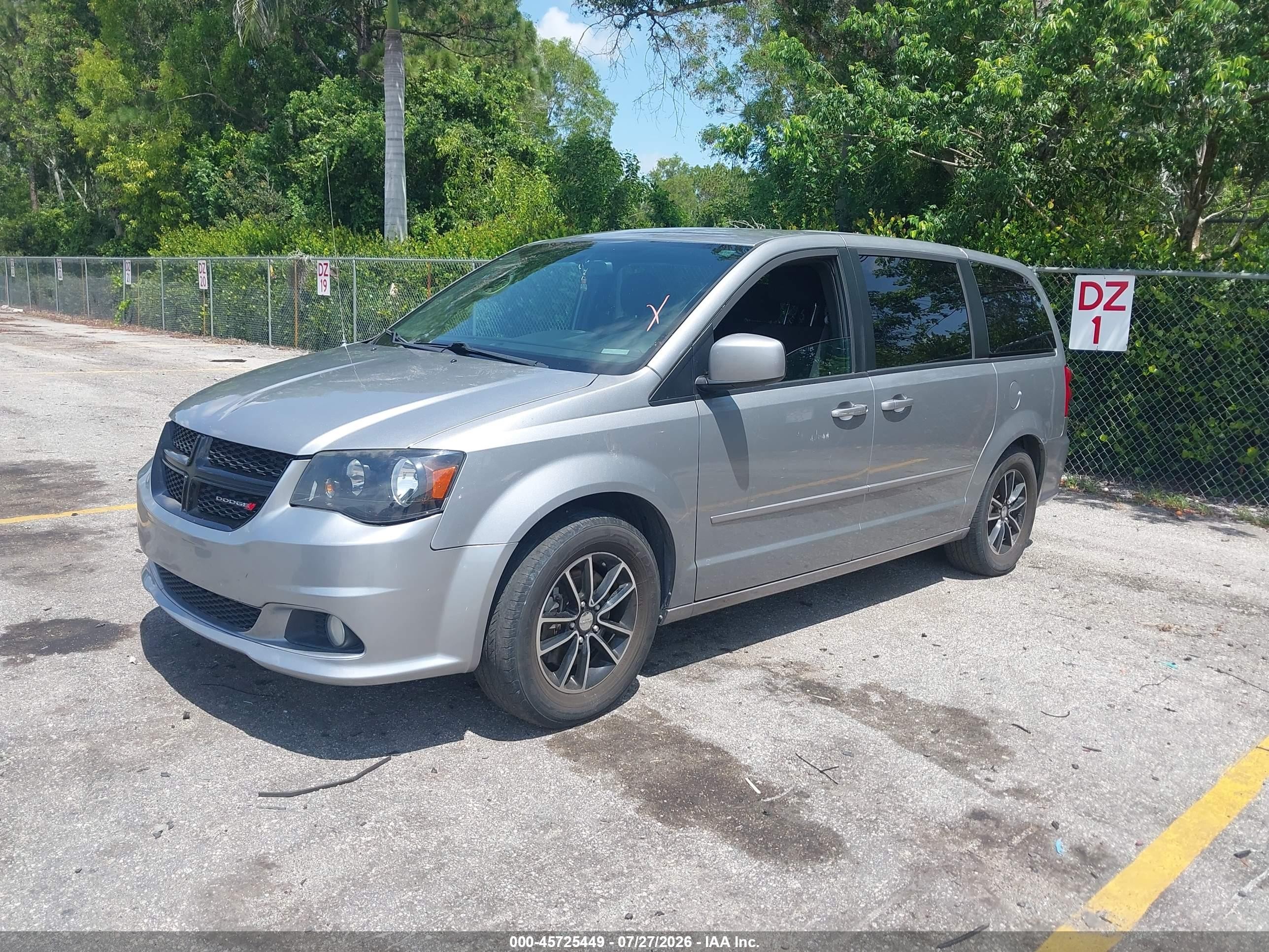 2015 Dodge Grand Caravan Sxt Серебряный vin: 2C4RDGCG5FR524501