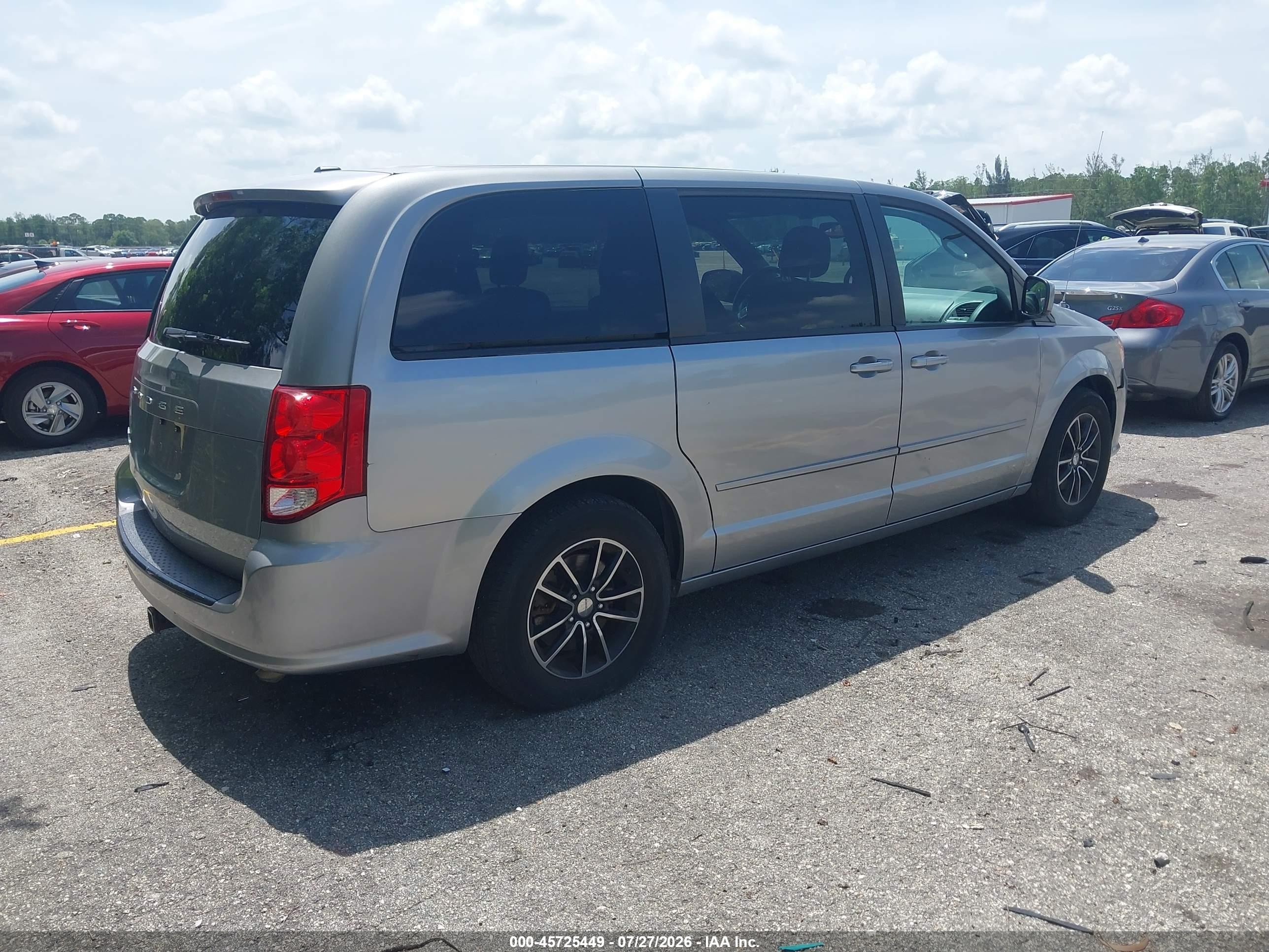 2015 Dodge Grand Caravan Sxt Серебряный vin: 2C4RDGCG5FR524501