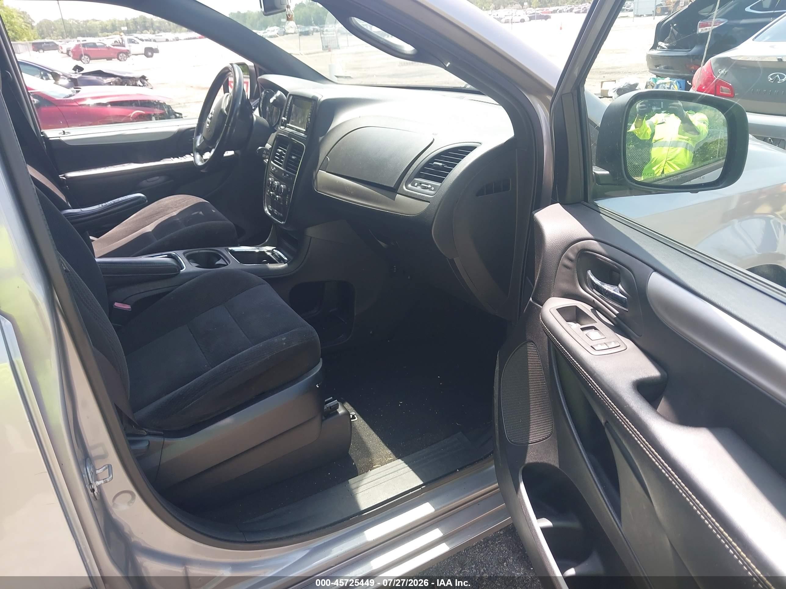 2015 Dodge Grand Caravan Sxt Серебряный vin: 2C4RDGCG5FR524501