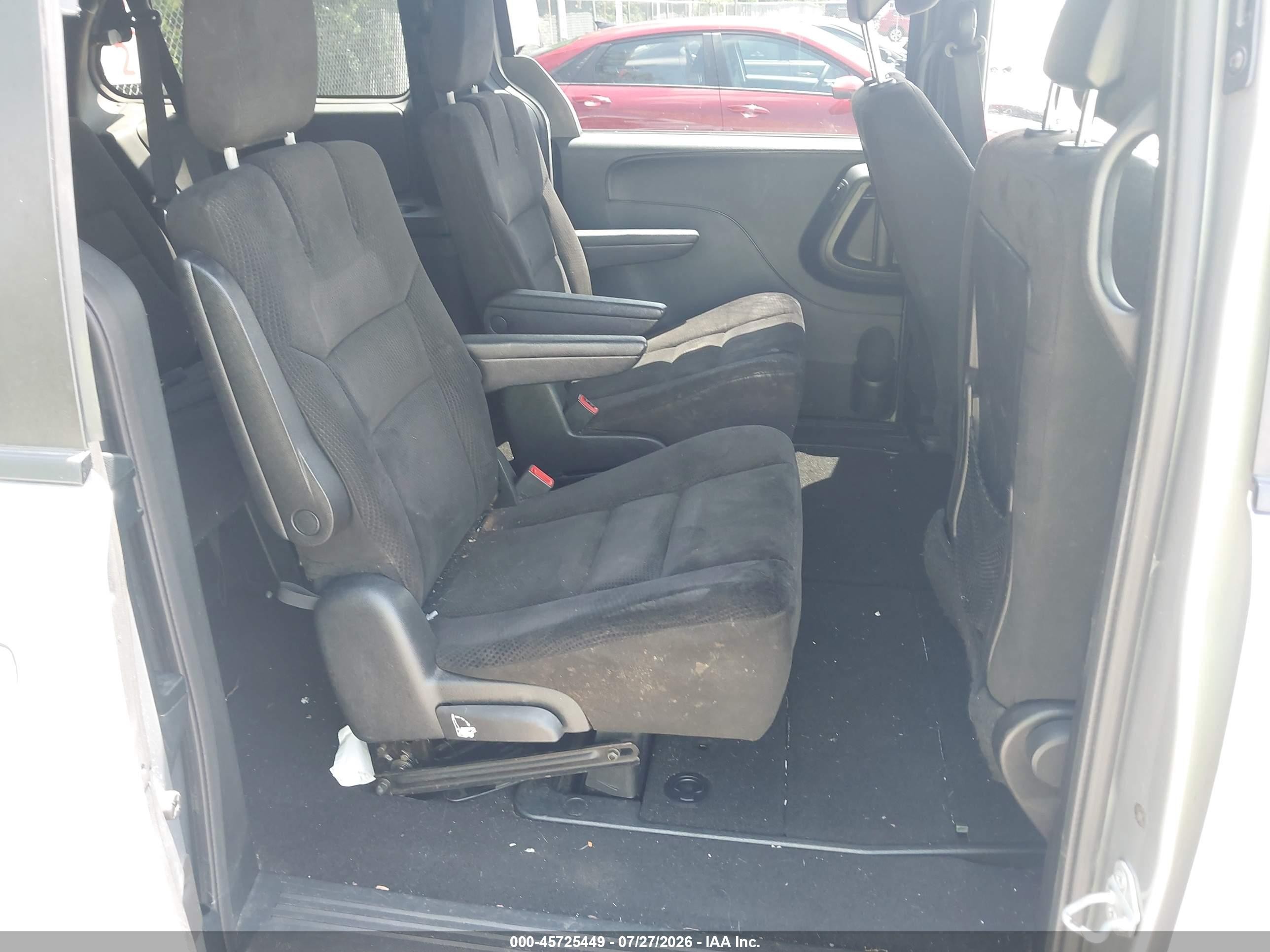2015 Dodge Grand Caravan Sxt Серебряный vin: 2C4RDGCG5FR524501