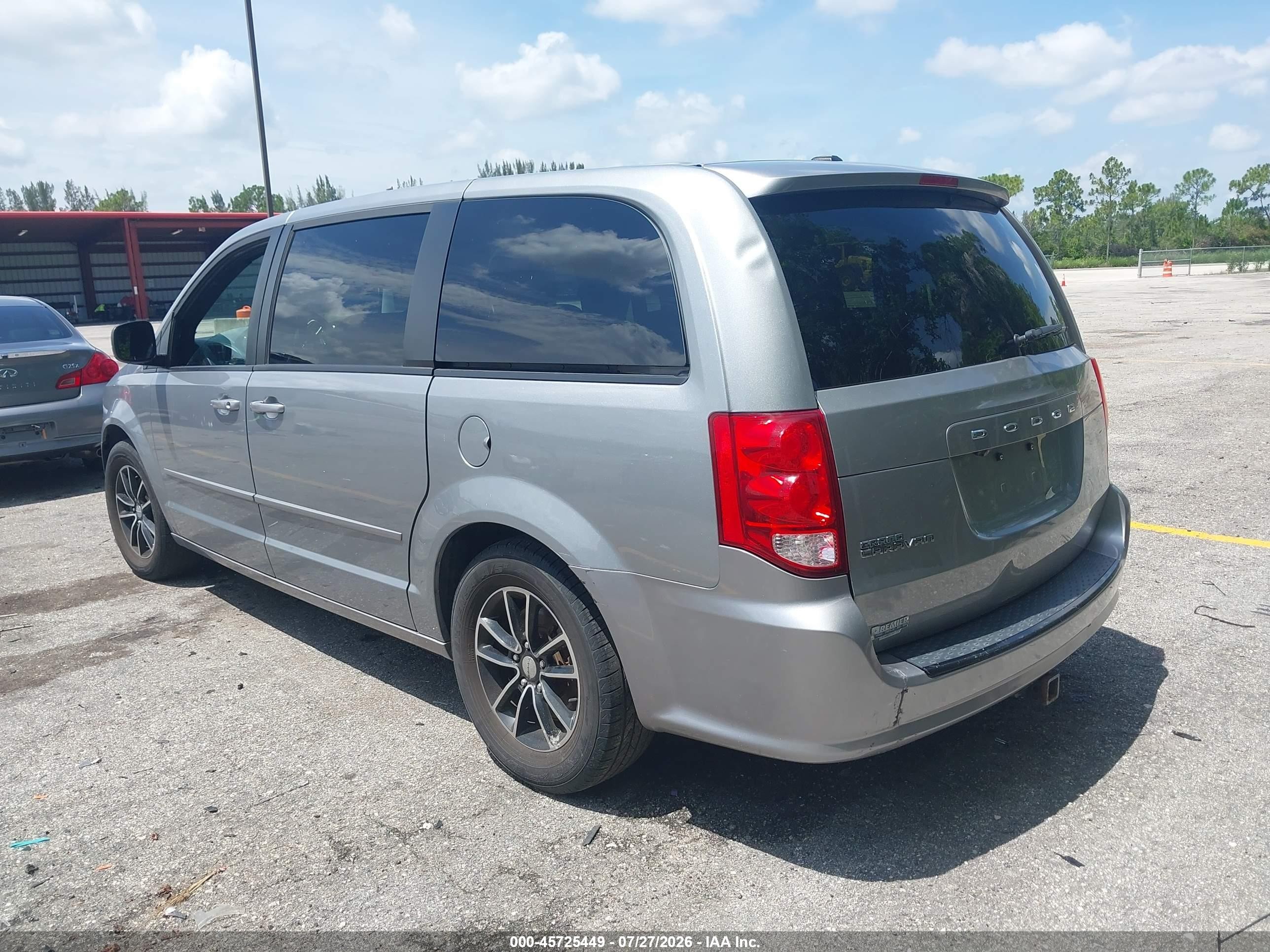 2015 Dodge Grand Caravan Sxt Серебряный vin: 2C4RDGCG5FR524501