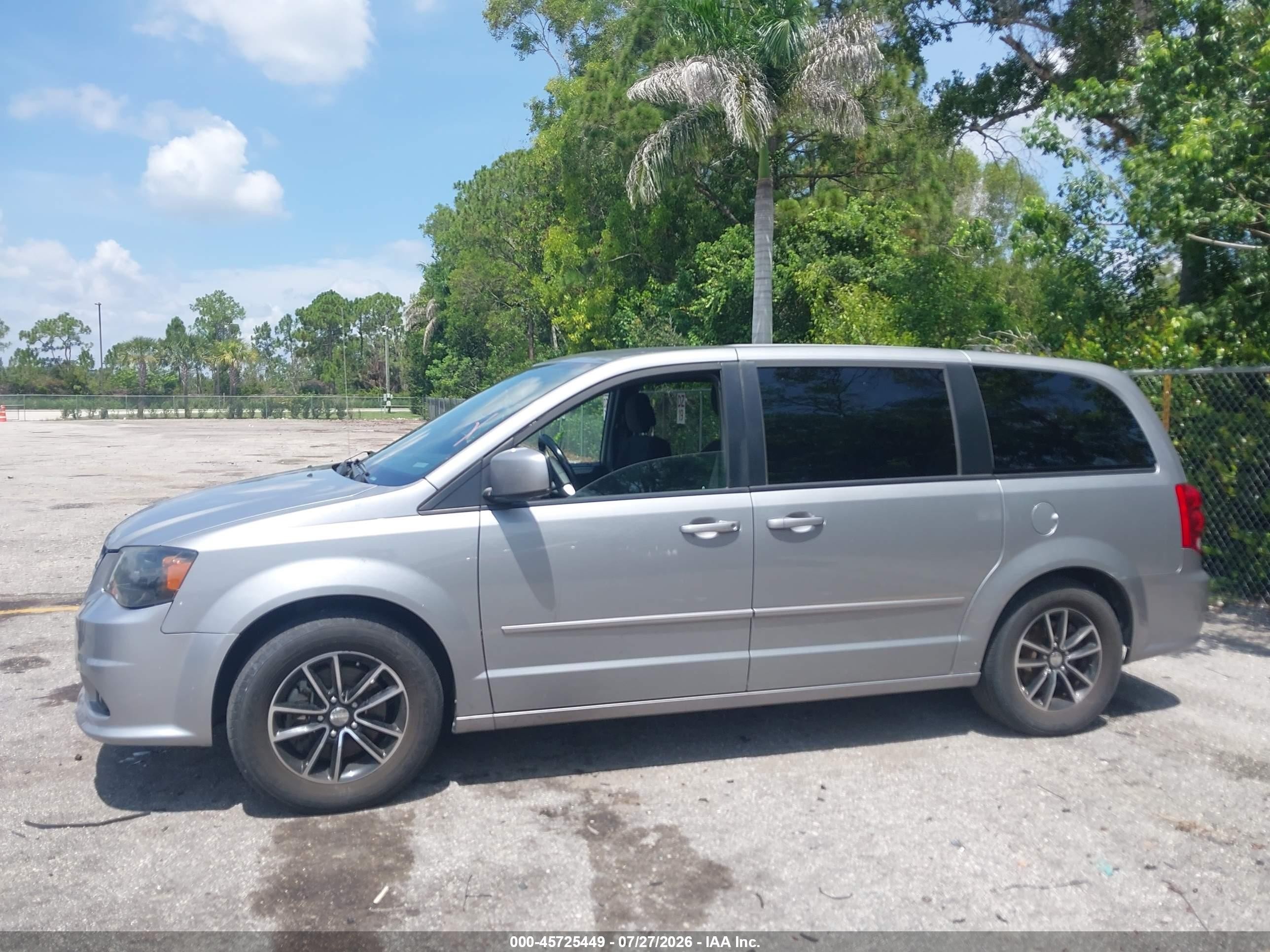 2015 Dodge Grand Caravan Sxt Серебряный vin: 2C4RDGCG5FR524501