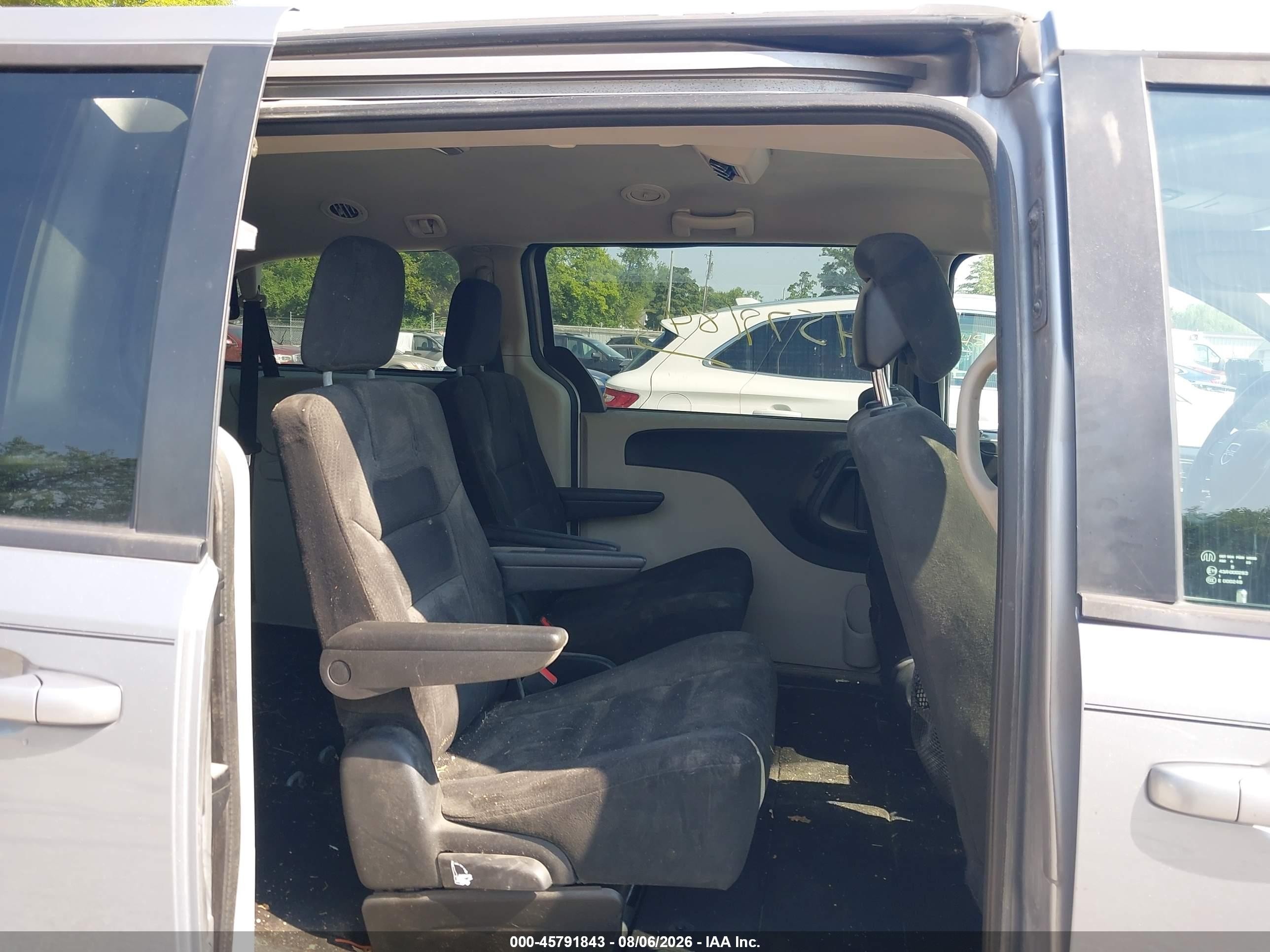 2015 Dodge Grand Caravan Sxt Silver vin: 2C4RDGCG5FR541475