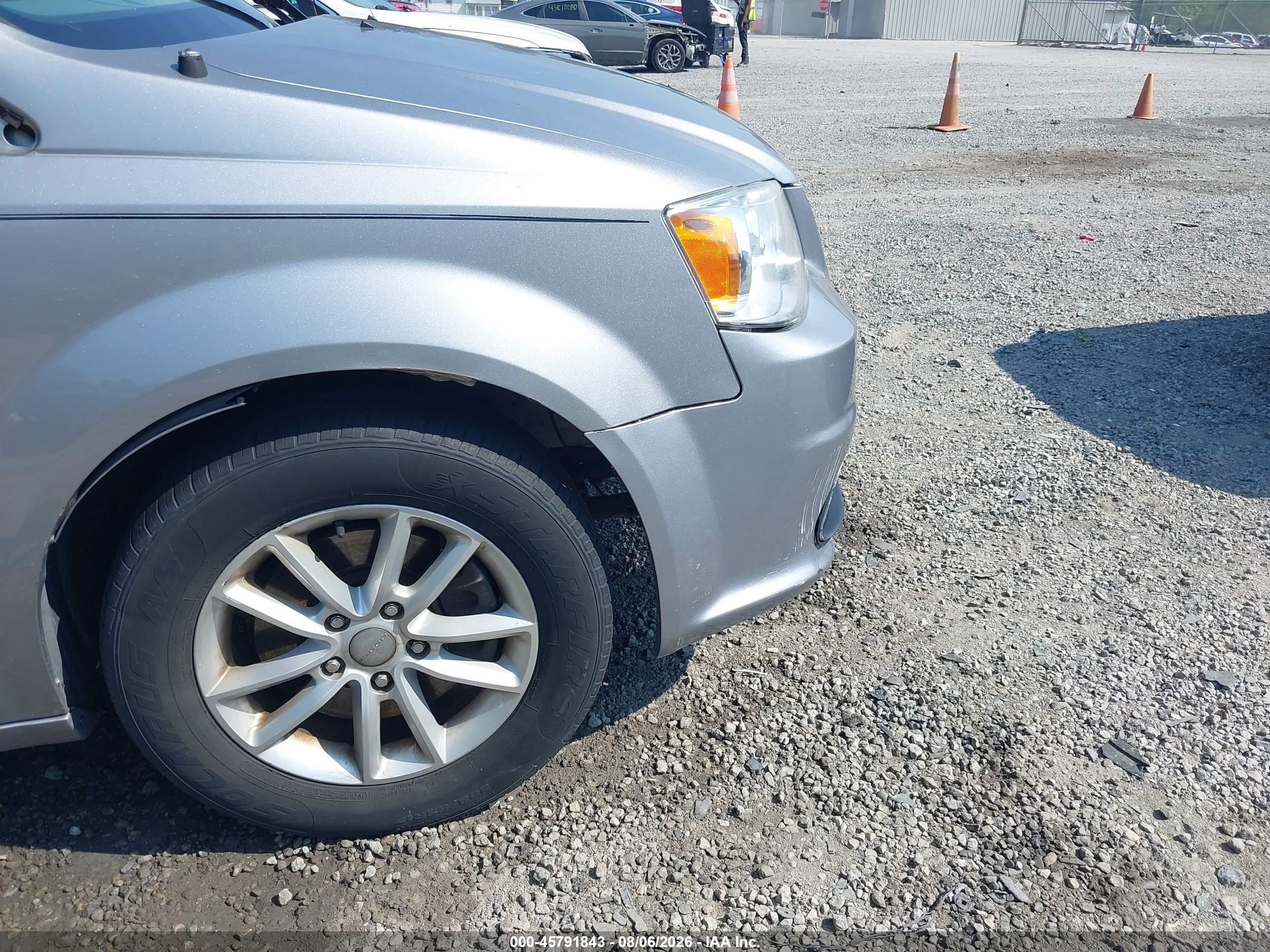 2015 Dodge Grand Caravan Sxt Silver vin: 2C4RDGCG5FR541475