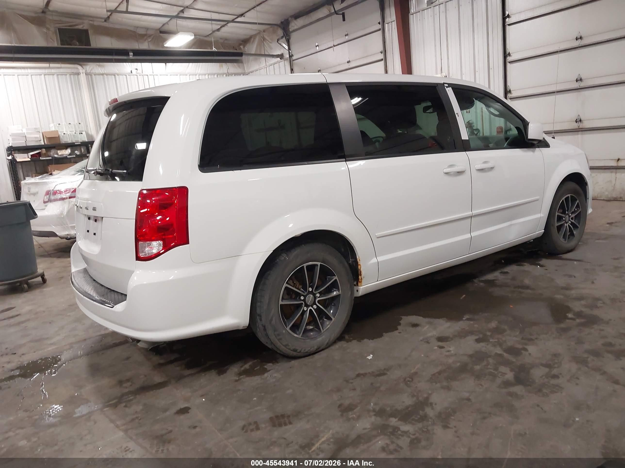 2015 Dodge Grand Caravan Sxt White vin: 2C4RDGCG5FR570216