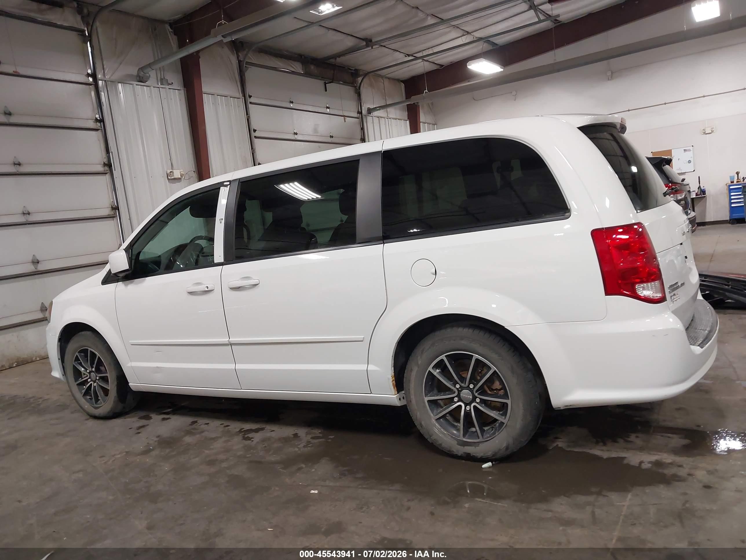 2015 Dodge Grand Caravan Sxt White vin: 2C4RDGCG5FR570216