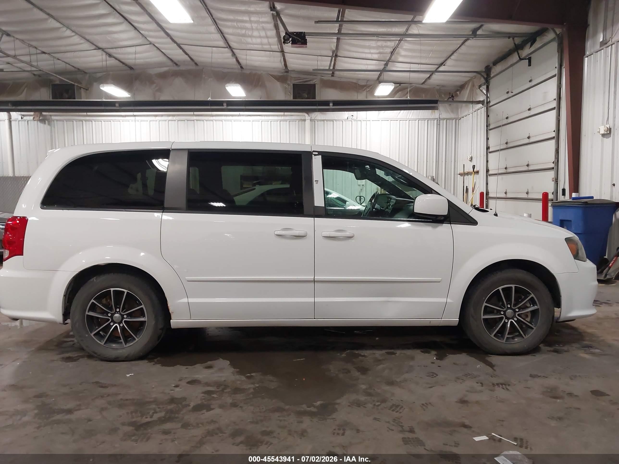 2015 Dodge Grand Caravan Sxt White vin: 2C4RDGCG5FR570216
