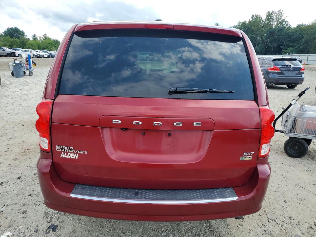 2015 Dodge Grand Caravan Sxt Red vin: 2C4RDGCG5FR591342