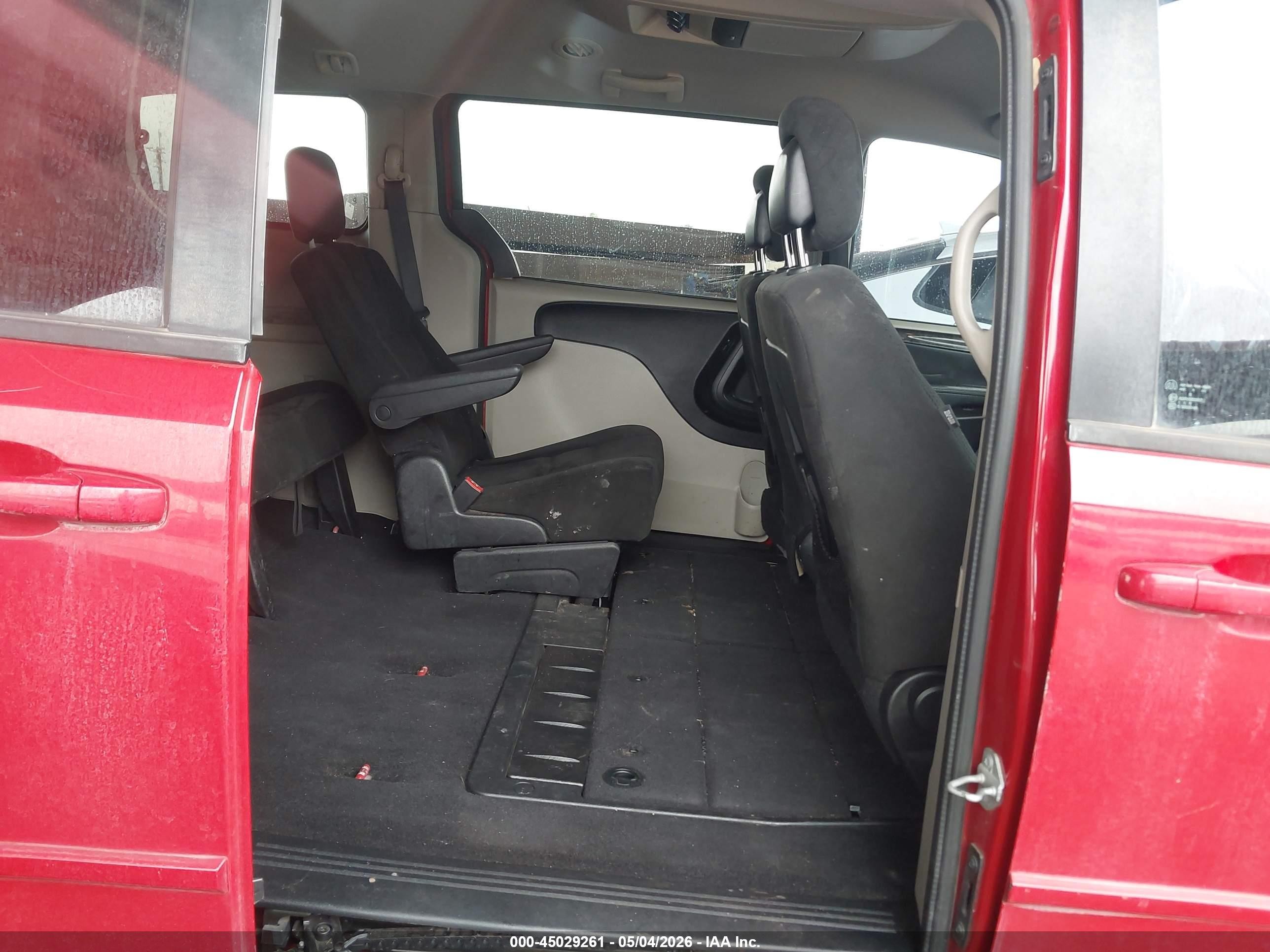 2015 Dodge Grand Caravan Sxt Red vin: 2C4RDGCG5FR744818