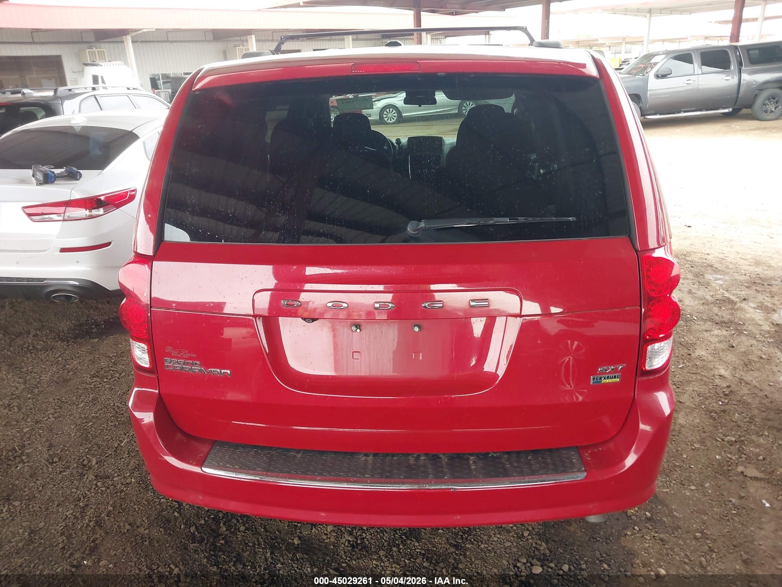 2015 Dodge Grand Caravan Sxt Red vin: 2C4RDGCG5FR744818