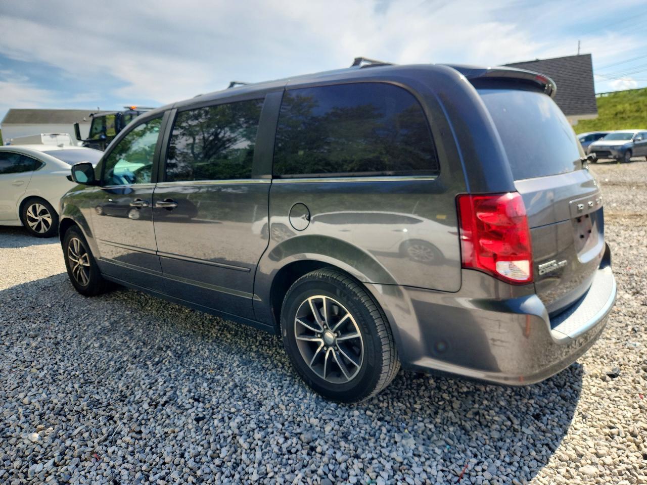 2017 Dodge Grand Caravan Sxt Charcoal vin: 2C4RDGCG5HR590050