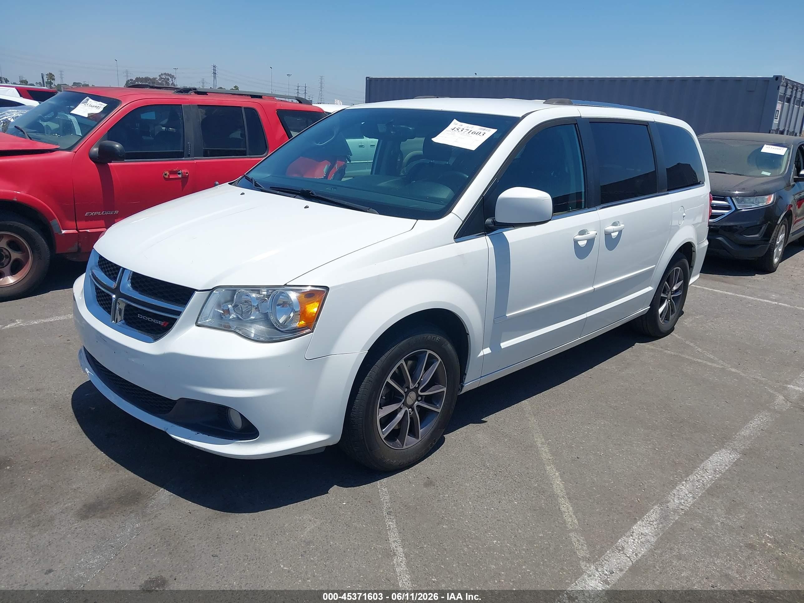 2017 Dodge Grand Caravan Sxt White vin: 2C4RDGCG5HR800470