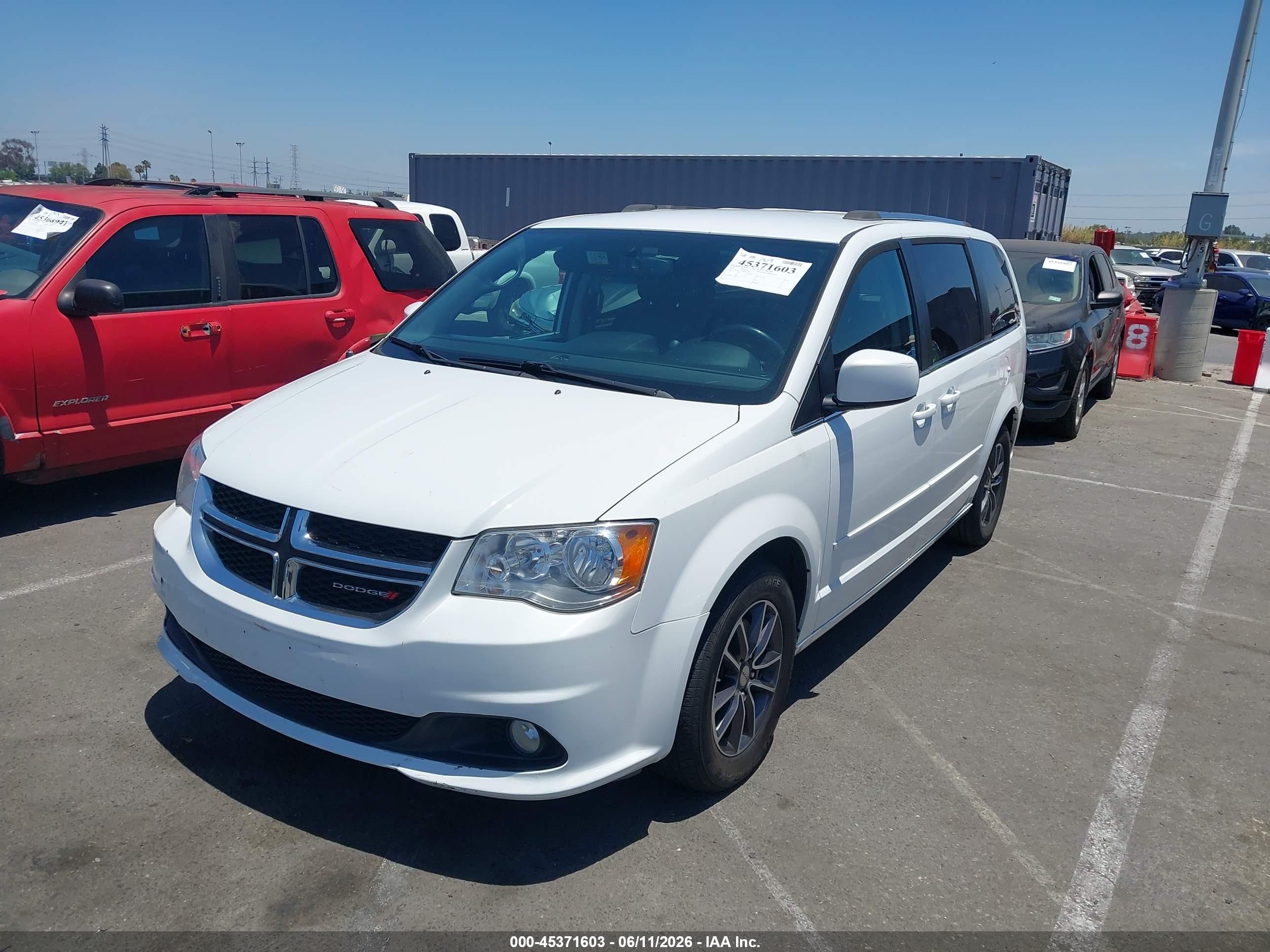 2017 Dodge Grand Caravan Sxt White vin: 2C4RDGCG5HR800470